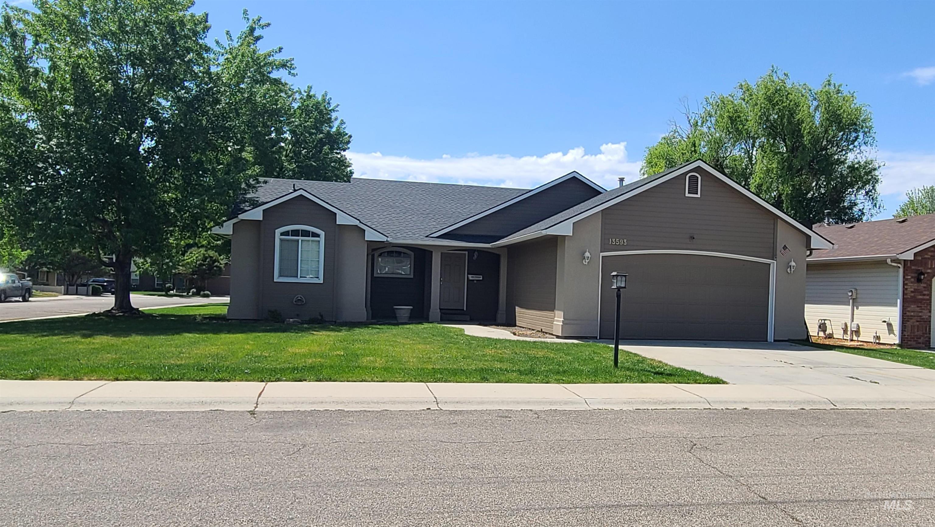 13593 W Rochester St, Boise, Idaho 83713, 3 Bedrooms, 2 Bathrooms, Residential For Sale, Price $428,950,MLS 98987844