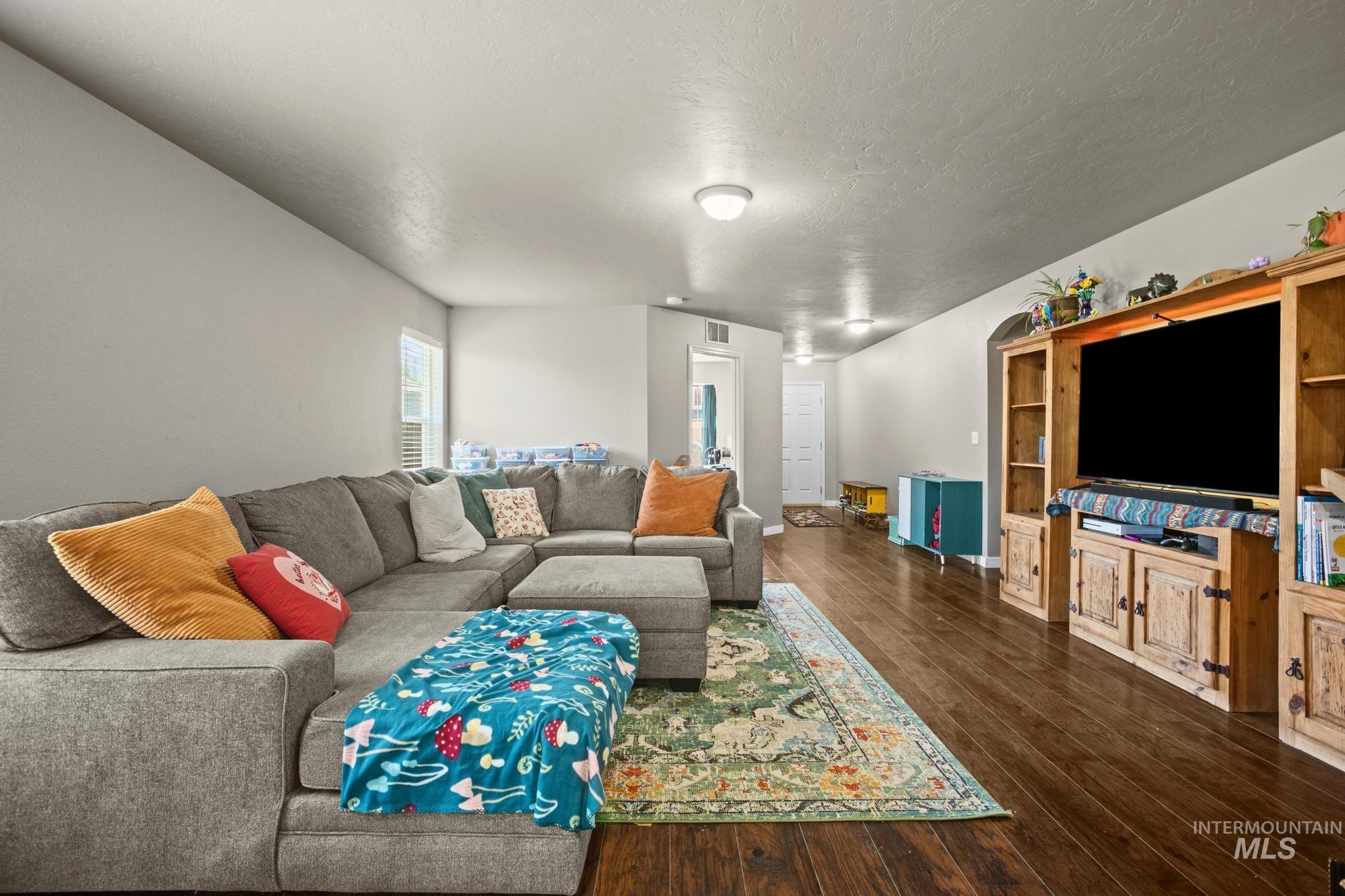 2719 Rowland Ct, Nampa, Idaho 83607, 3 Bedrooms, 2 Bathrooms, Residential For Sale, Price $350,000,MLS 98987855