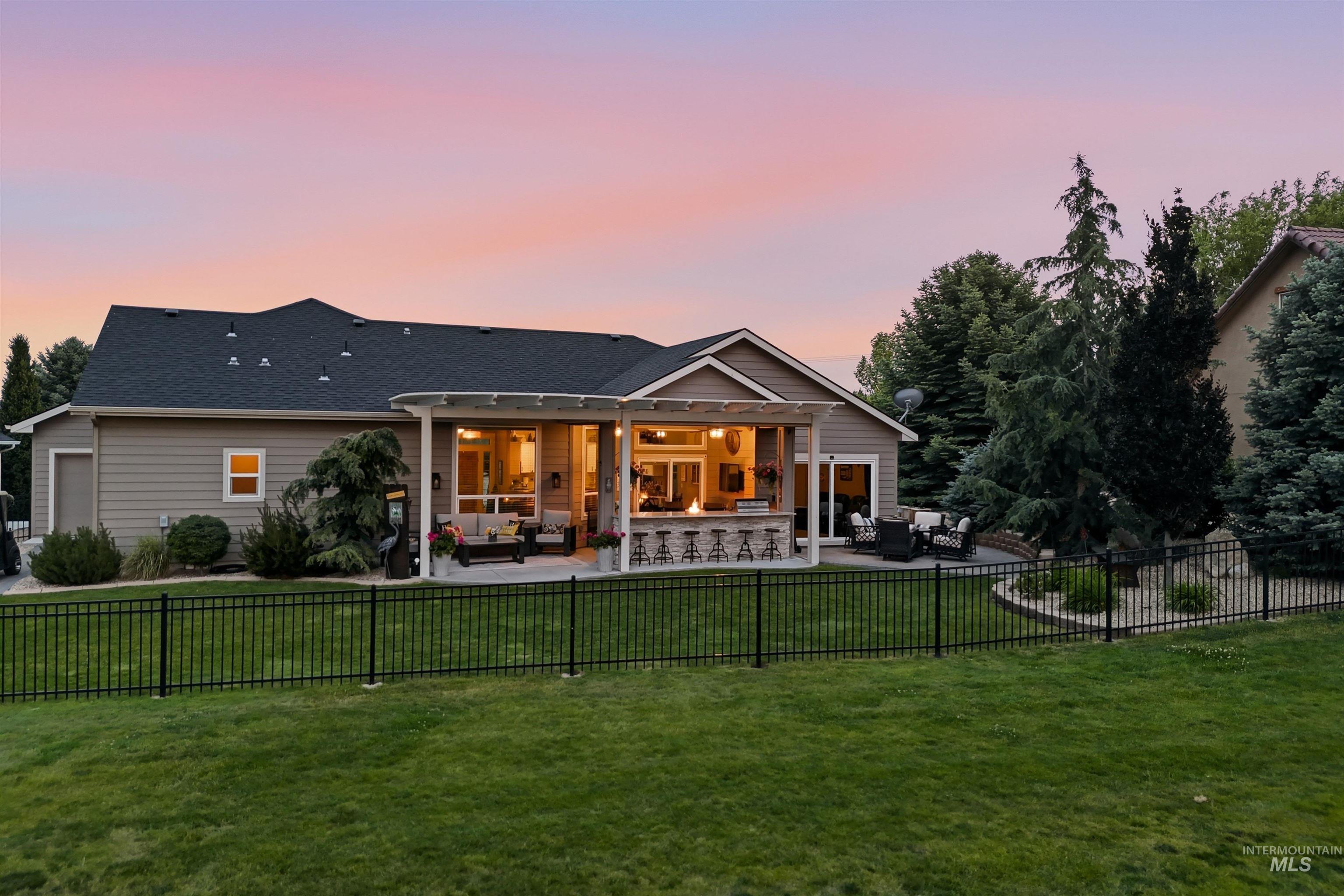 2205 S Herron Dr., Nampa, Idaho 83686, 3 Bedrooms, 2 Bathrooms, Residential For Sale, Price $565,000,MLS 98987861