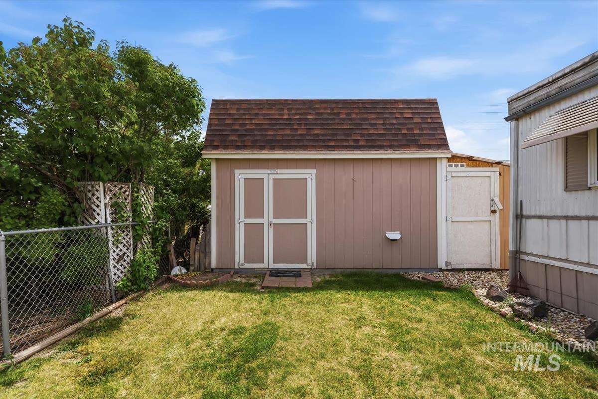 2205 E. Linden, Caldwell, Idaho 83605, 2 Bedrooms, 1 Bathroom, Residential For Sale, Price $69,950, 98987863