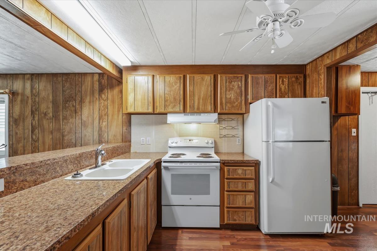 2205 E. Linden, Caldwell, Idaho 83605, 2 Bedrooms, 1 Bathroom, Residential For Sale, Price $69,950, 98987863