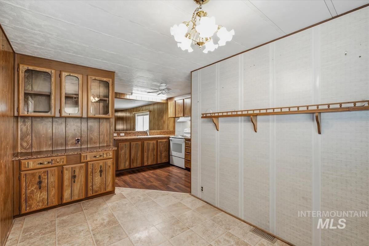2205 E. Linden, Caldwell, Idaho 83605, 2 Bedrooms, 1 Bathroom, Residential For Sale, Price $69,950, 98987863