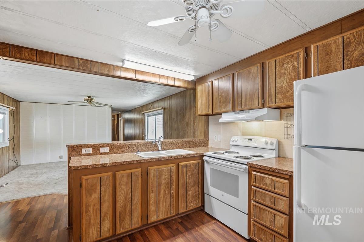 2205 E. Linden, Caldwell, Idaho 83605, 2 Bedrooms, 1 Bathroom, Residential For Sale, Price $69,950, 98987863