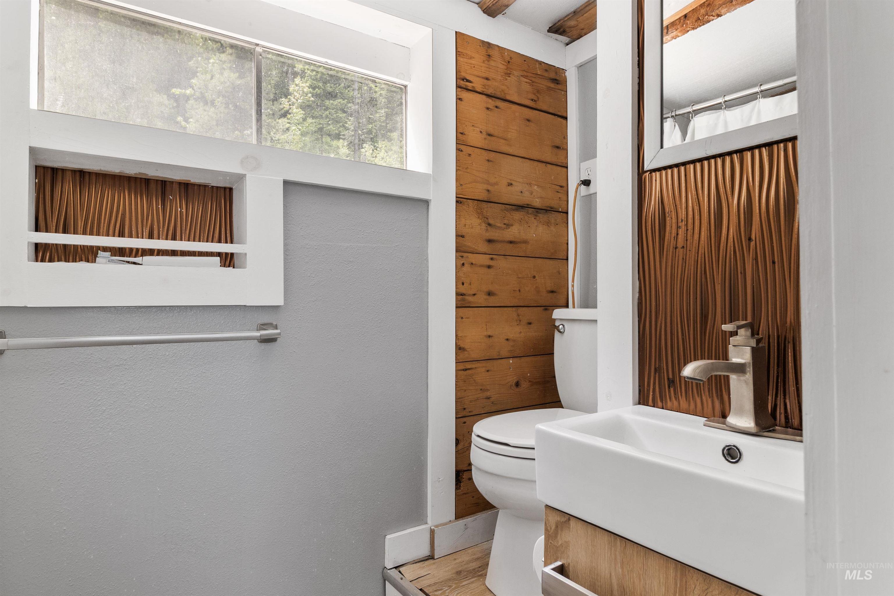 11 Hidden Lake Trail, Plummer, Idaho 83851, 2 Bedrooms, 1 Bathroom, Residential For Sale, Price $374,900,MLS 98987866