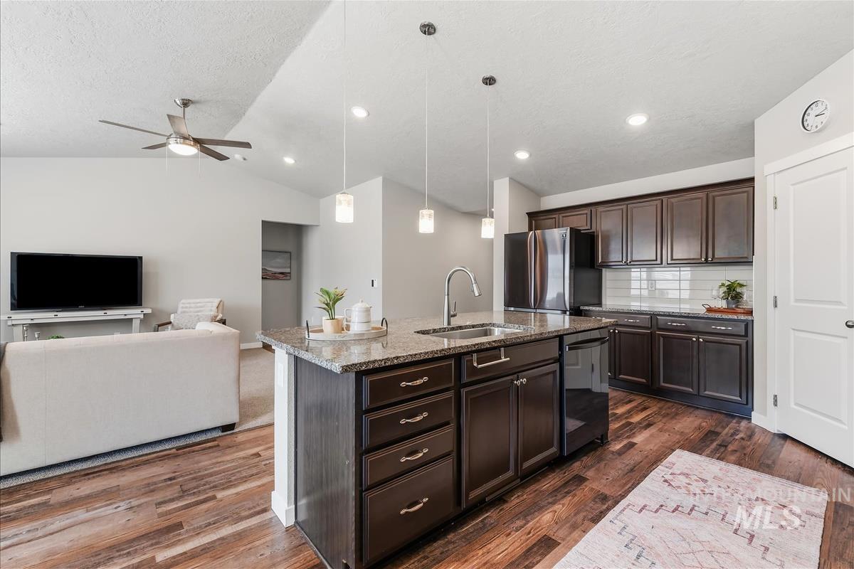 7523 S Foremast Ave, Boise, Idaho 83709, 3 Bedrooms, 2 Bathrooms, Residential For Sale, Price $457,000,MLS 98987870
