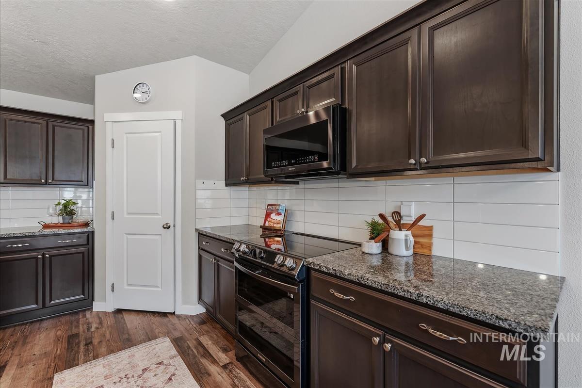 7523 S Foremast Ave, Boise, Idaho 83709, 3 Bedrooms, 2 Bathrooms, Residential For Sale, Price $457,000,MLS 98987870