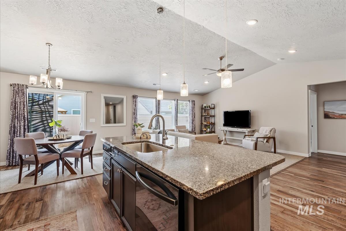 7523 S Foremast Ave, Boise, Idaho 83709, 3 Bedrooms, 2 Bathrooms, Residential For Sale, Price $457,000,MLS 98987870