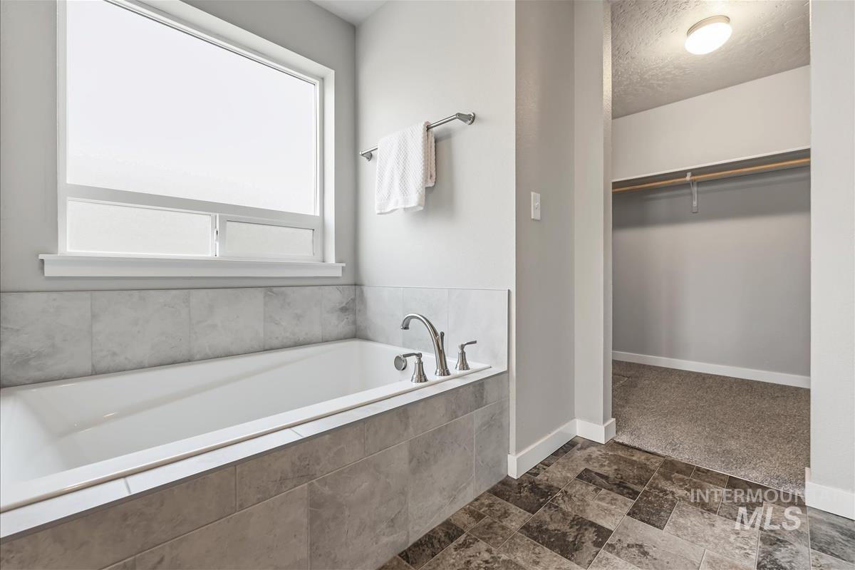 7523 S Foremast Ave, Boise, Idaho 83709, 3 Bedrooms, 2 Bathrooms, Residential For Sale, Price $457,000,MLS 98987870