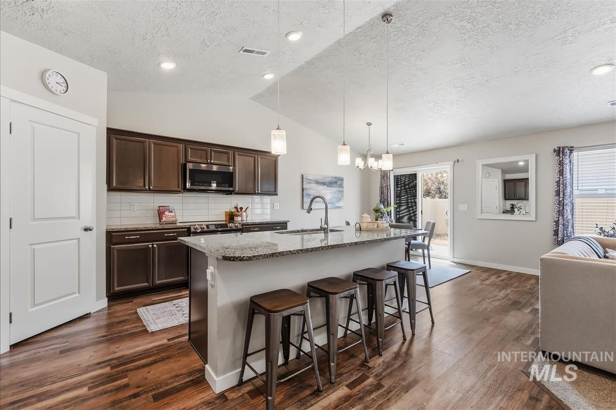 7523 S Foremast Ave, Boise, Idaho 83709, 3 Bedrooms, 2 Bathrooms, Residential For Sale, Price $457,000,MLS 98987870