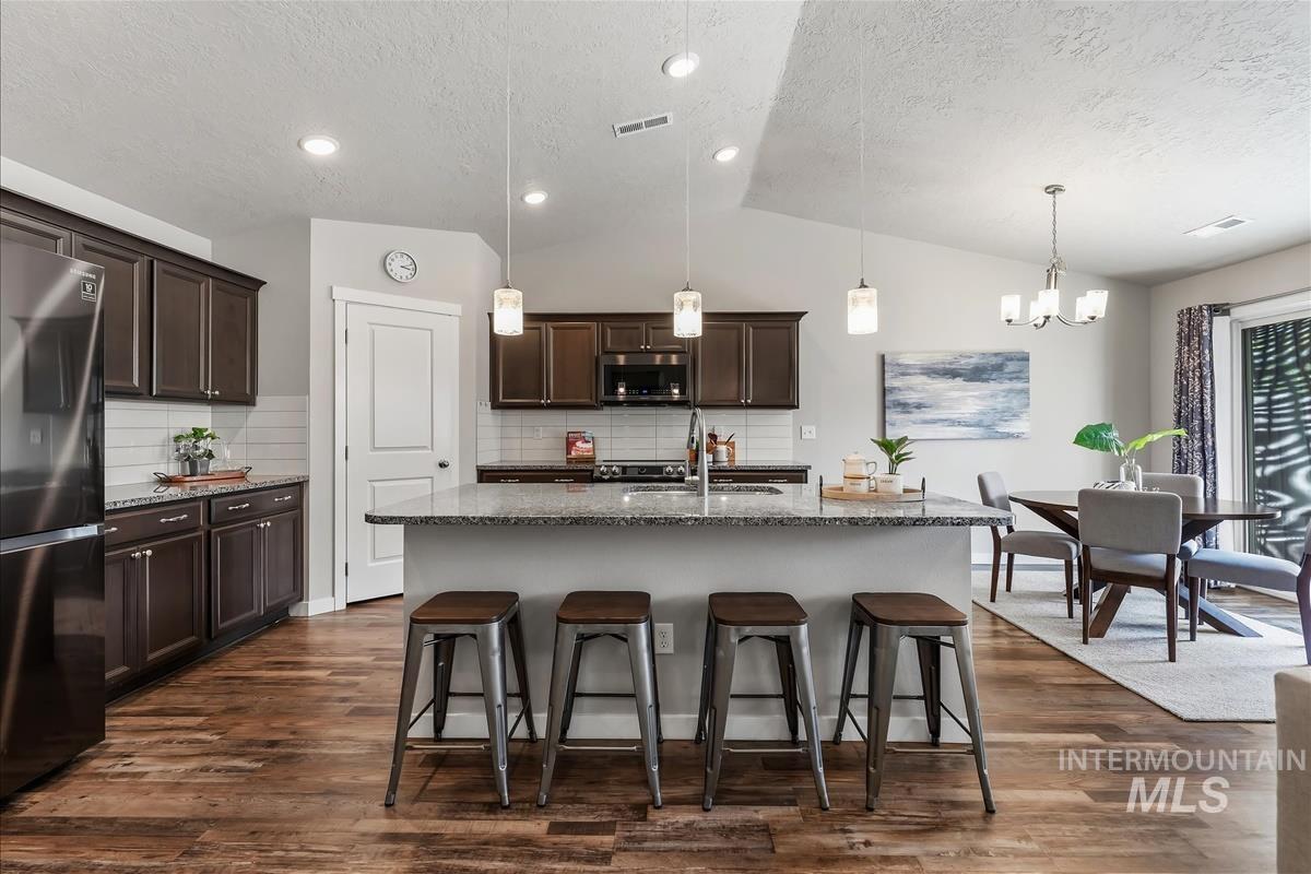 7523 S Foremast Ave, Boise, Idaho 83709, 3 Bedrooms, 2 Bathrooms, Residential For Sale, Price $457,000,MLS 98987870
