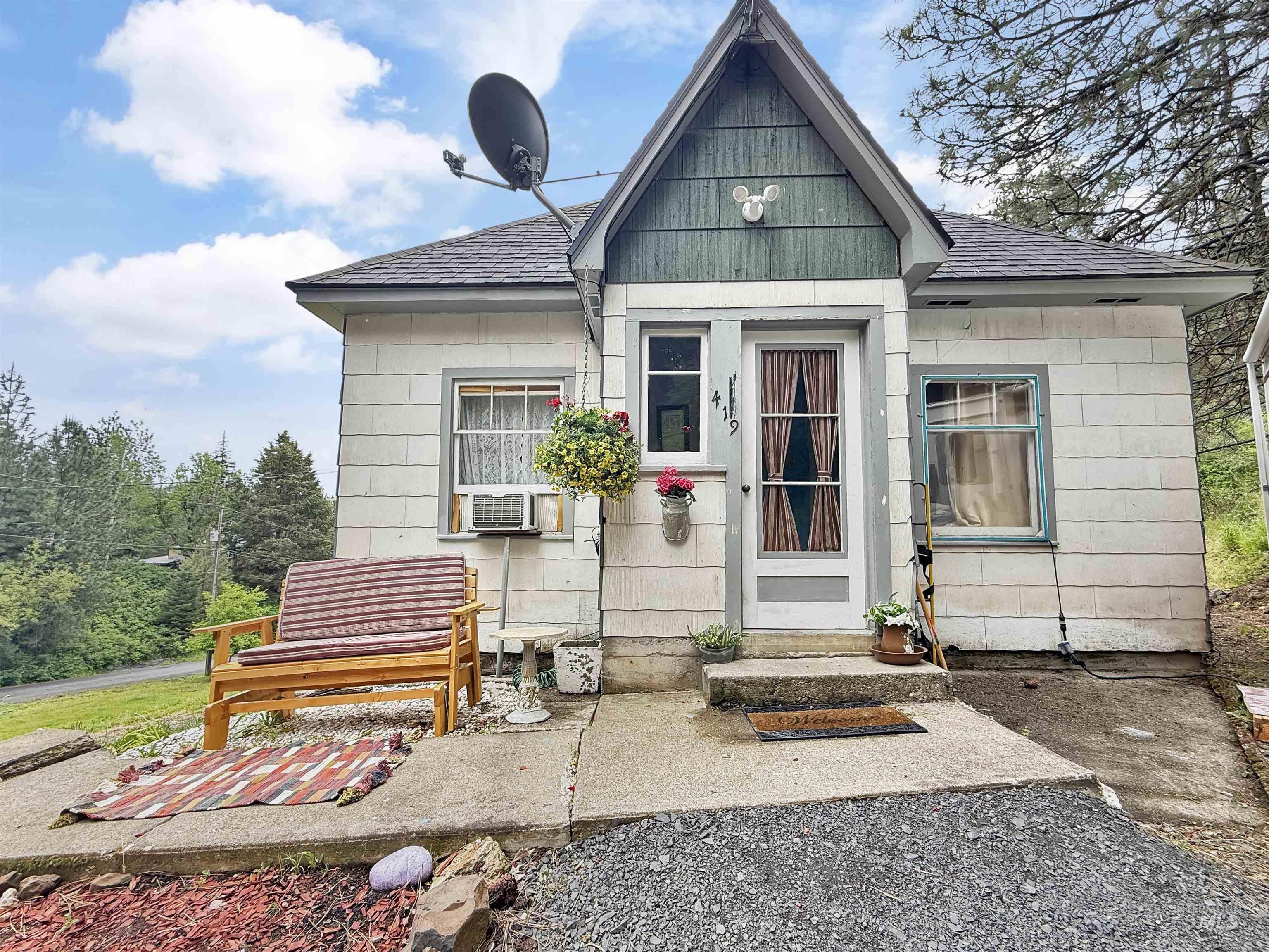419 S Chestnut, Troy, Idaho 83871, 3 Bedrooms, 1 Bathroom, Residential For Sale, Price $329,000,MLS 98987871