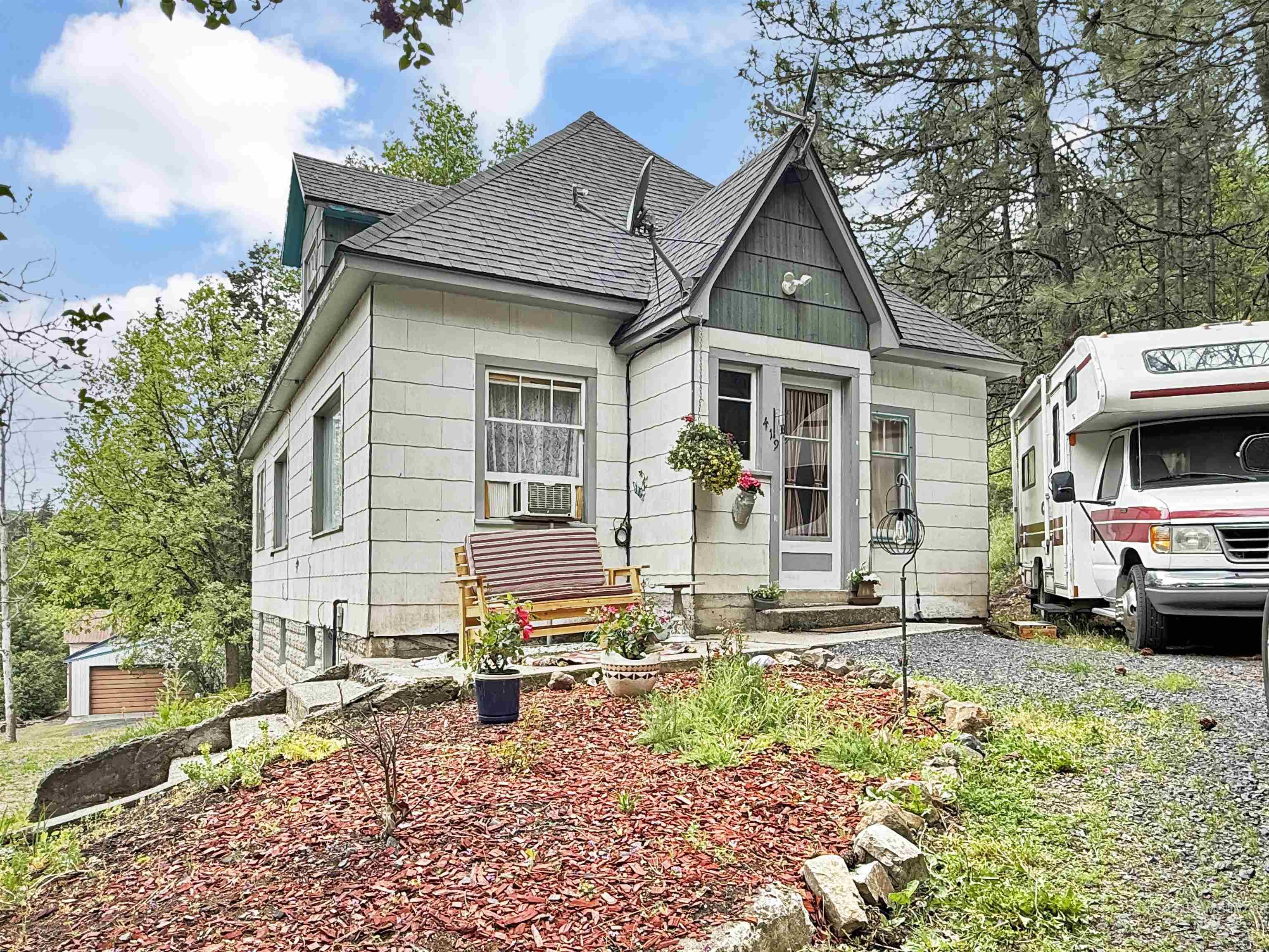 419 S Chestnut, Troy, Idaho 83871, 3 Bedrooms, 1 Bathroom, Residential For Sale, Price $329,000,MLS 98987871