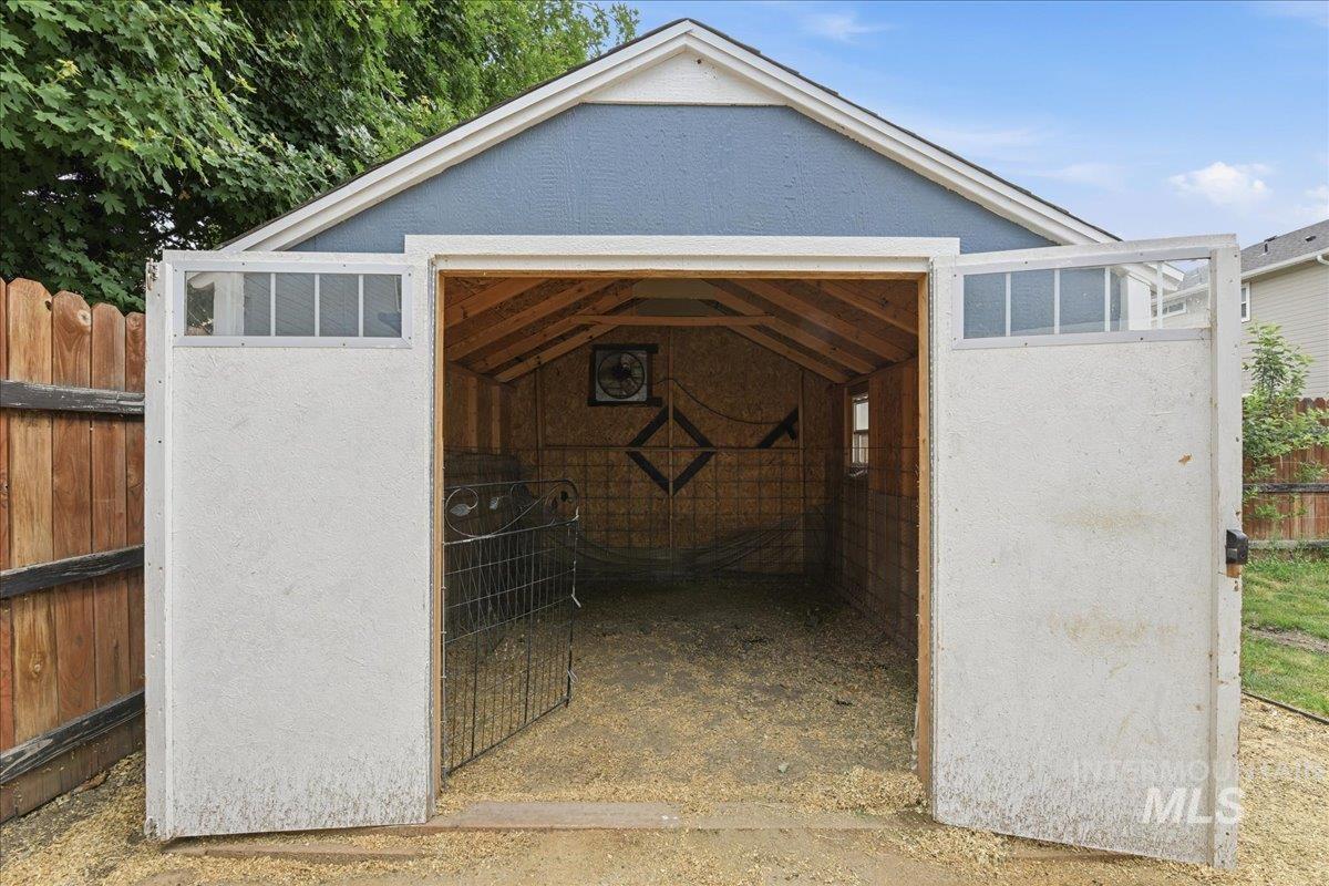 6540 S Derbyshire Ave, Boise, Idaho 83709, 3 Bedrooms, 2.5 Bathrooms, Residential For Sale, Price $445,000,MLS 98987875