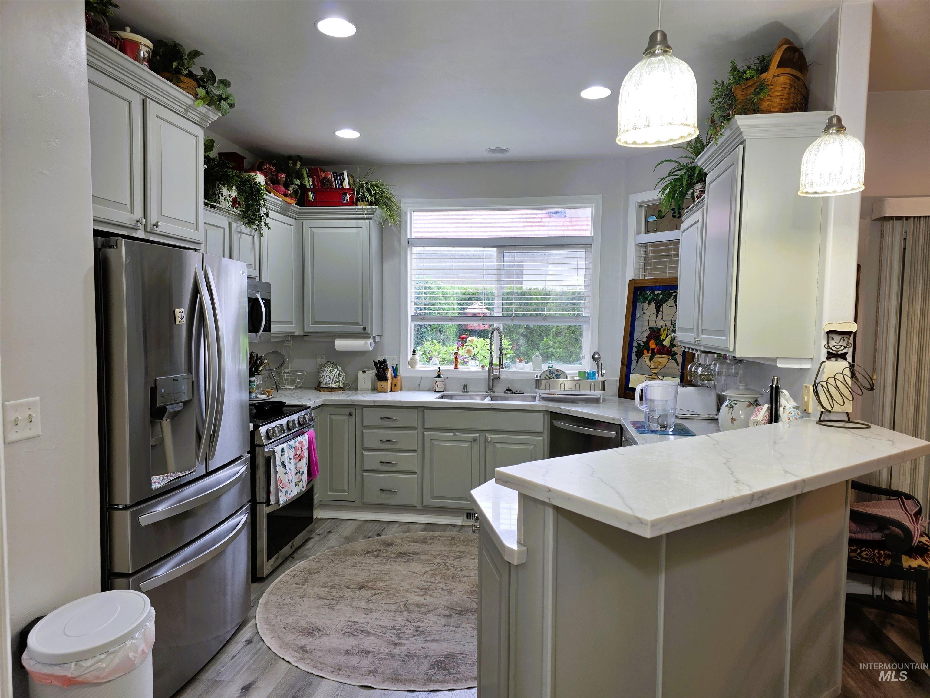 235 Los Lagos, Twin Falls, Idaho 83301-0235, 4 Bedrooms, 3 Bathrooms, Residential For Sale, Price $450,000,MLS 98987878