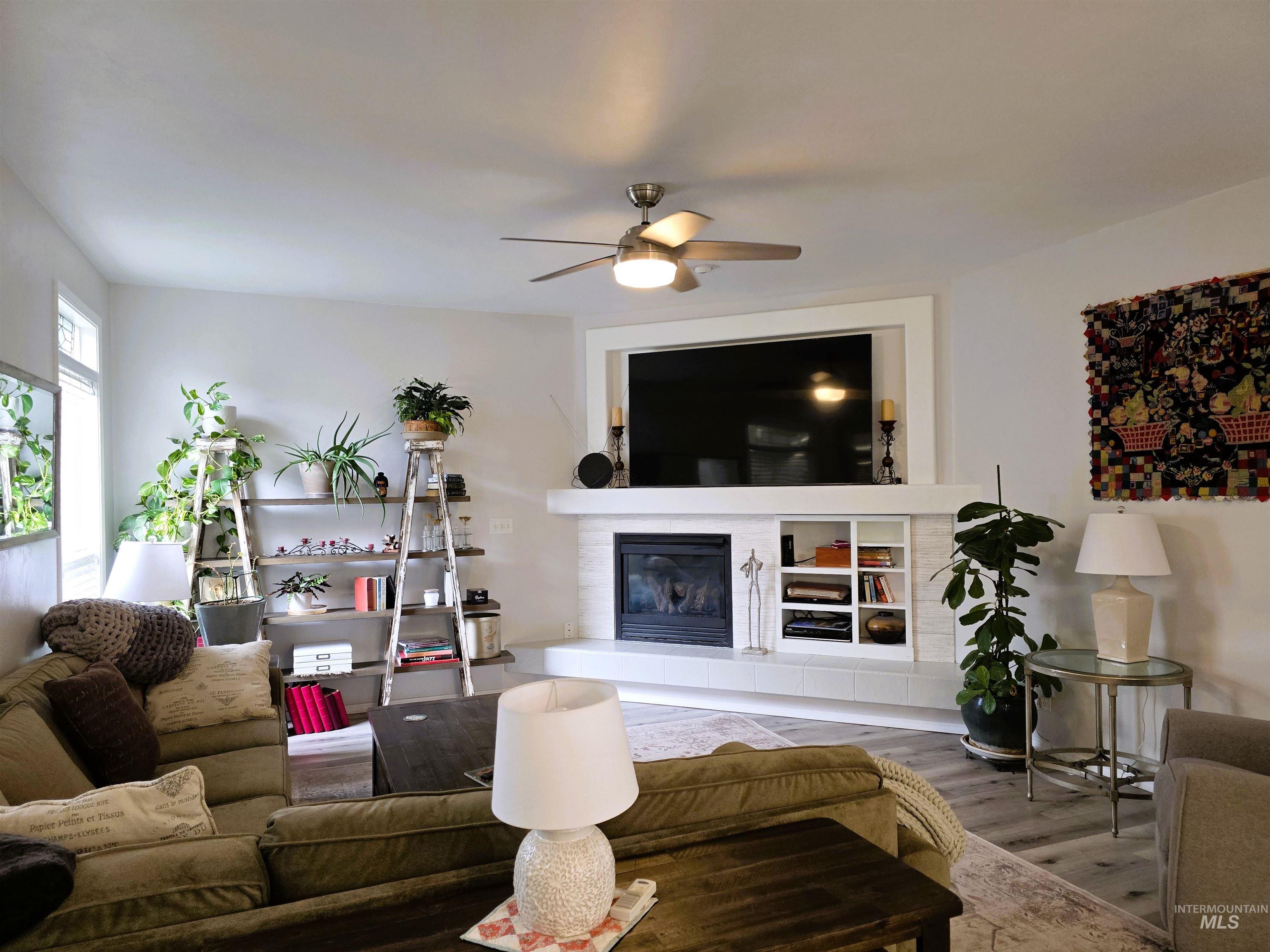 235 Los Lagos, Twin Falls, Idaho 83301-0235, 4 Bedrooms, 3 Bathrooms, Residential For Sale, Price $450,000,MLS 98987878