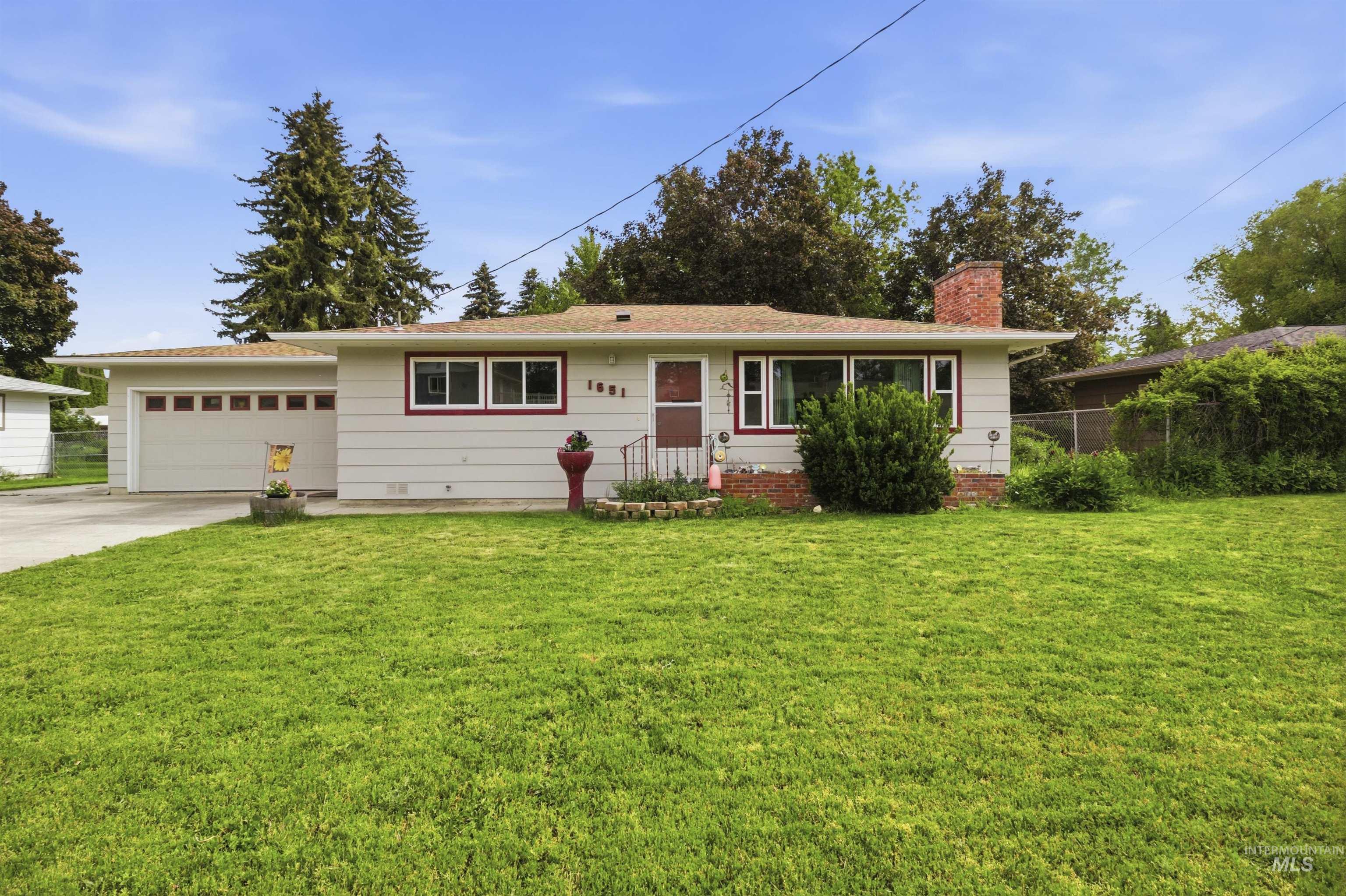 1651 Hillcrest Drive, Moscow, Idaho 83843, 3 Bedrooms, 1.5 Bathrooms, Residential For Sale, Price $409,000,MLS 98987883