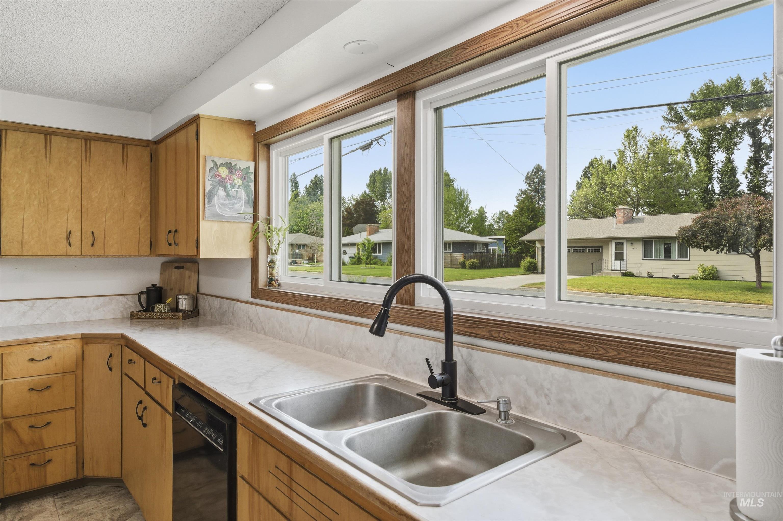 1651 Hillcrest Drive, Moscow, Idaho 83843, 3 Bedrooms, 1.5 Bathrooms, Residential For Sale, Price $409,000,MLS 98987883