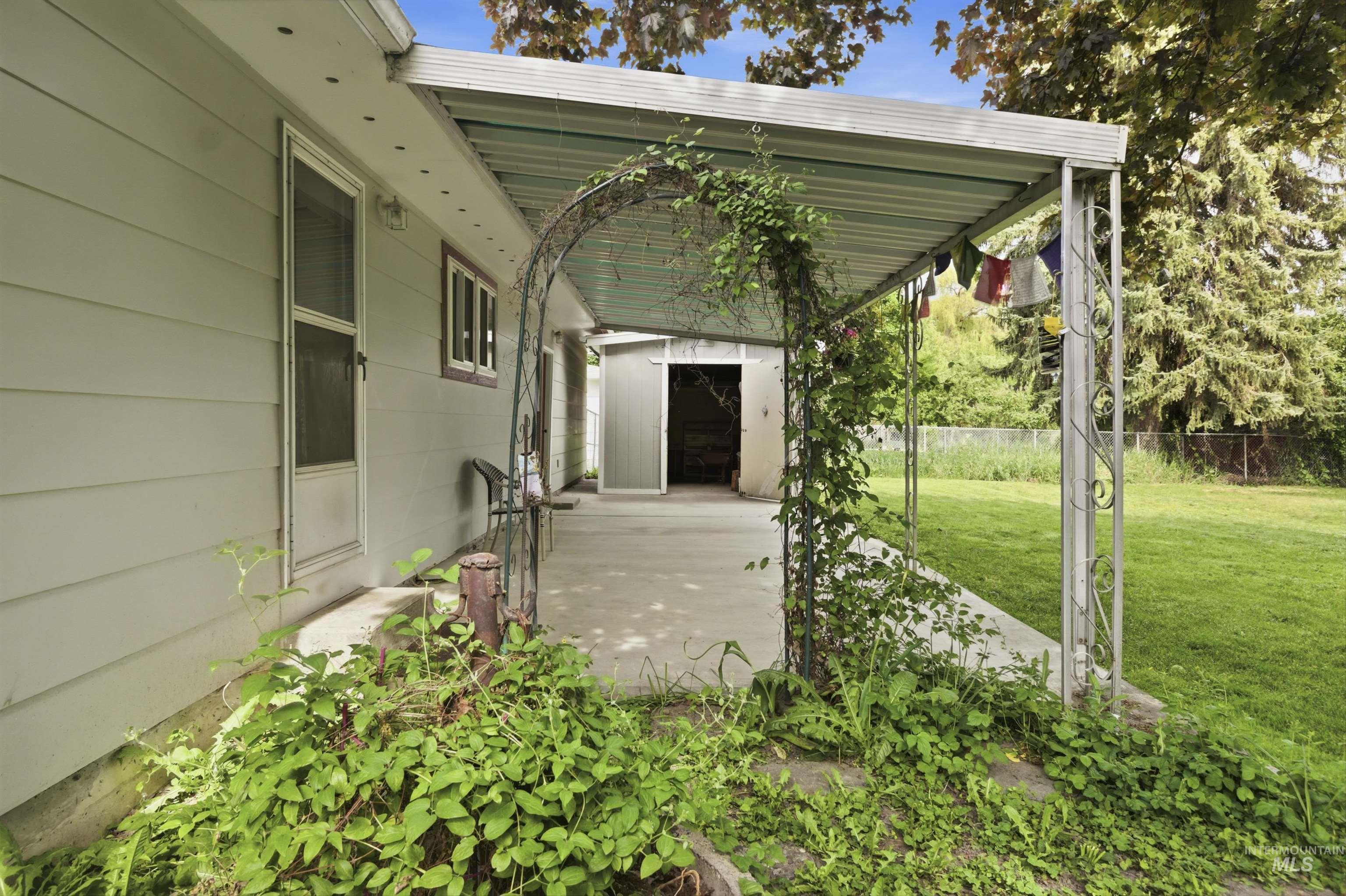 1651 Hillcrest Drive, Moscow, Idaho 83843, 3 Bedrooms, 1.5 Bathrooms, Residential For Sale, Price $409,000,MLS 98987883