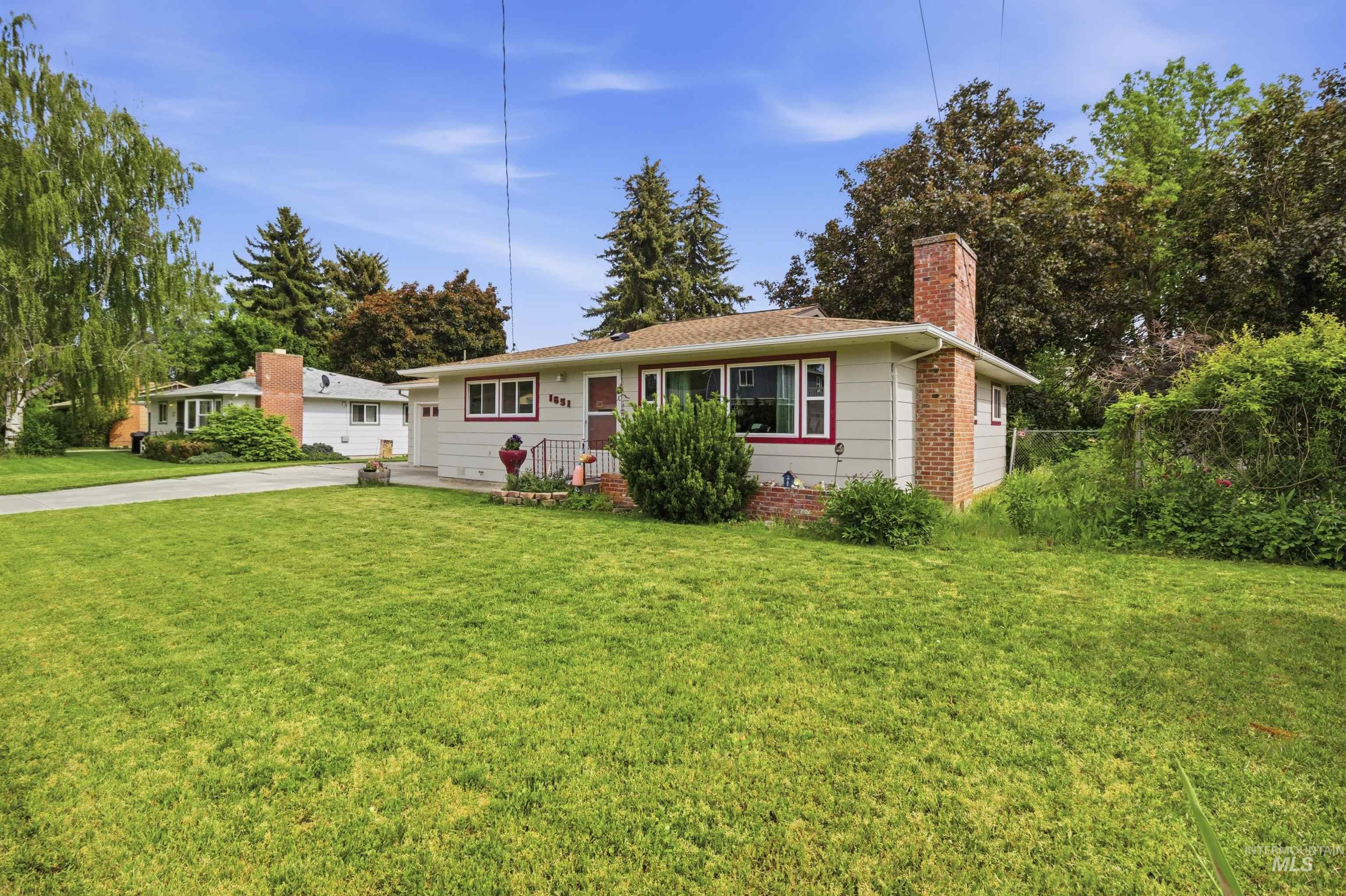 1651 Hillcrest Drive, Moscow, Idaho 83843, 3 Bedrooms, 1.5 Bathrooms, Residential For Sale, Price $409,000,MLS 98987883