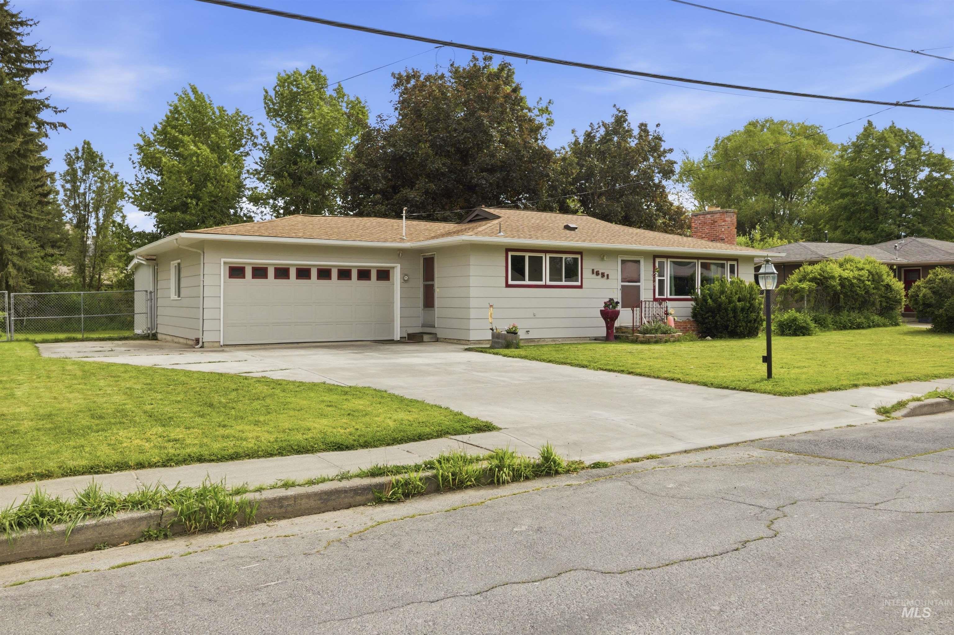 1651 Hillcrest Drive, Moscow, Idaho 83843, 3 Bedrooms, 1.5 Bathrooms, Residential For Sale, Price $409,000,MLS 98987883