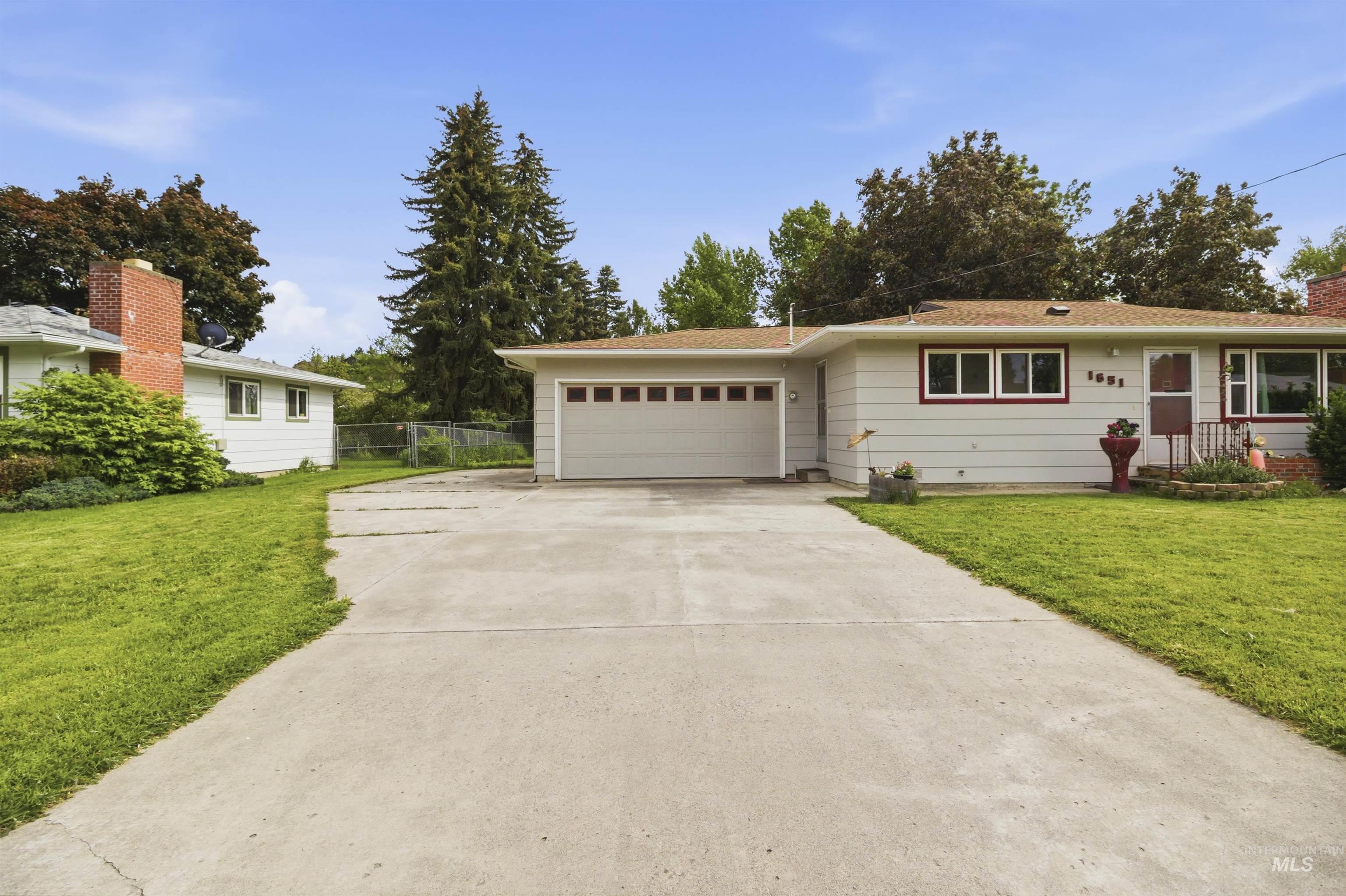 1651 Hillcrest Drive, Moscow, Idaho 83843, 3 Bedrooms, 1.5 Bathrooms, Residential For Sale, Price $409,000,MLS 98987883