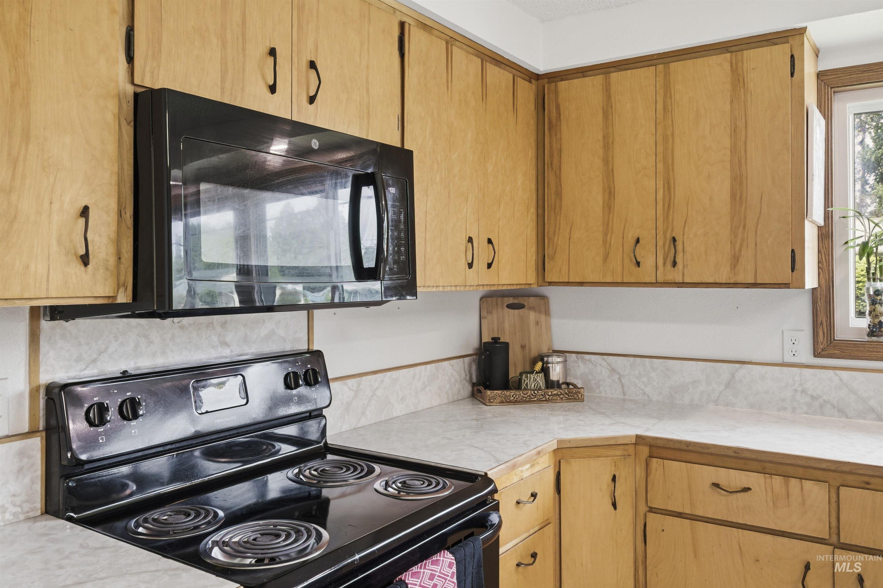 1651 Hillcrest Drive, Moscow, Idaho 83843, 3 Bedrooms, 1.5 Bathrooms, Residential For Sale, Price $409,000,MLS 98987883