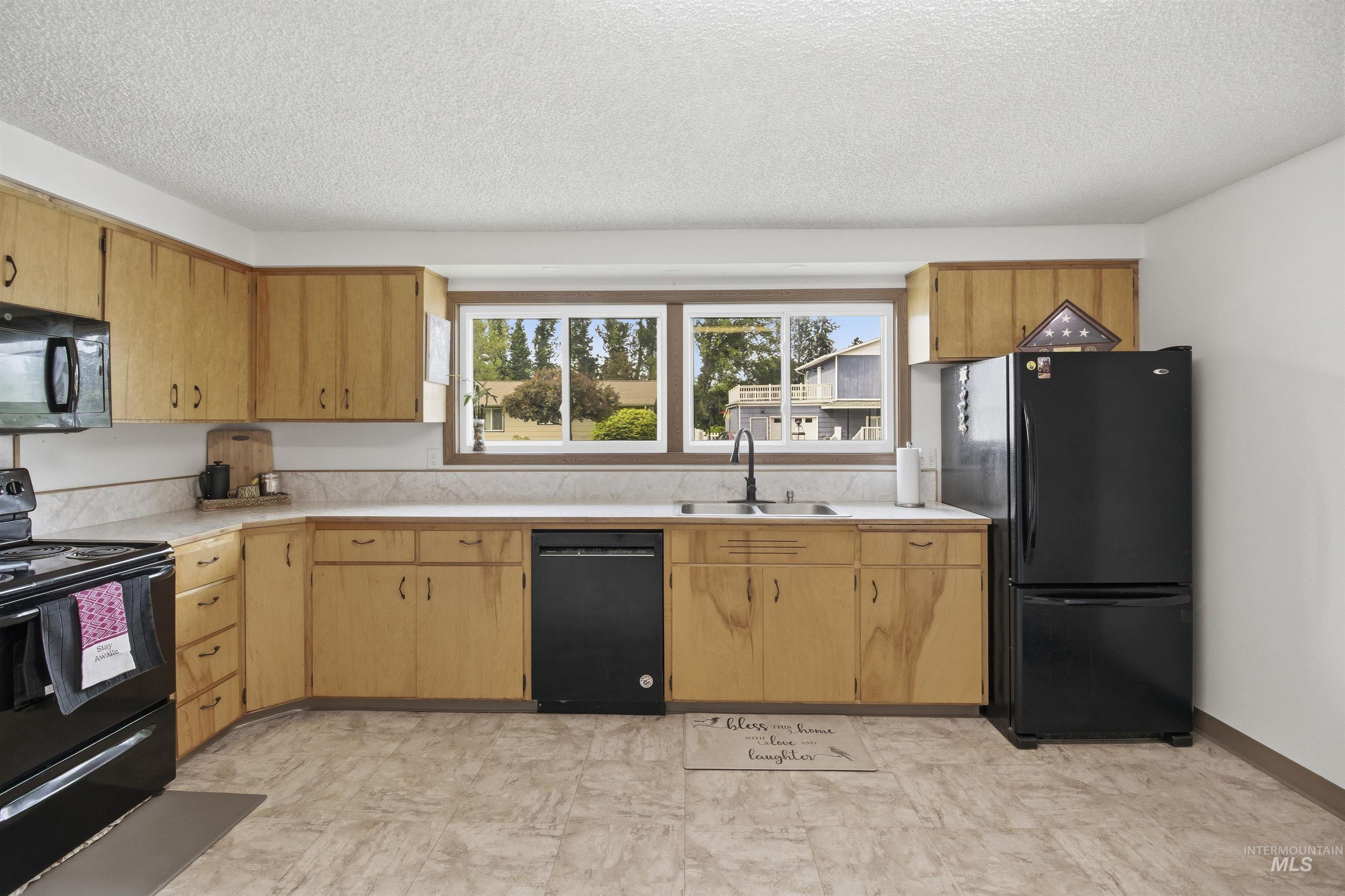 1651 Hillcrest Drive, Moscow, Idaho 83843, 3 Bedrooms, 1.5 Bathrooms, Residential For Sale, Price $409,000,MLS 98987883