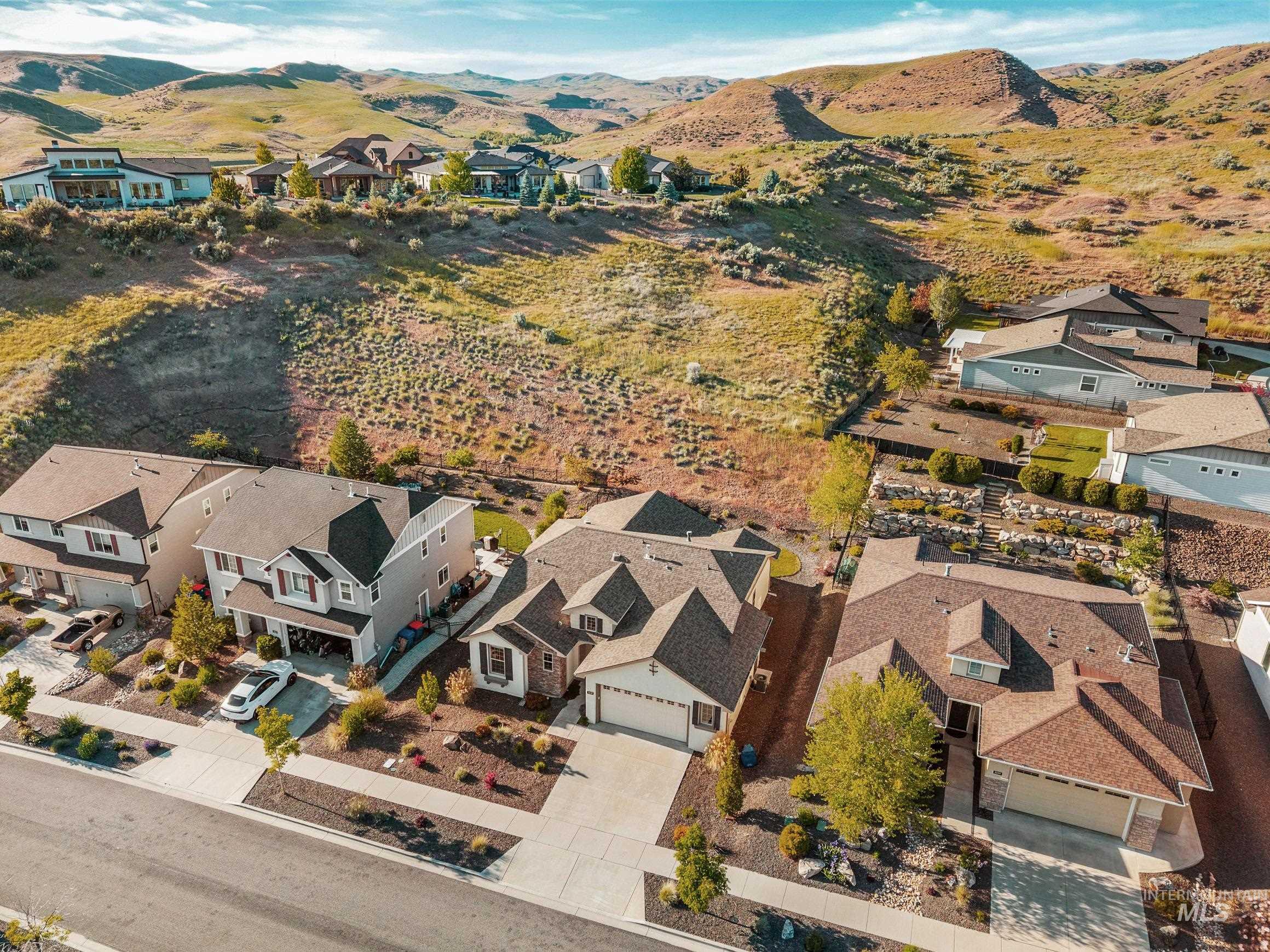 5538 W White Hills Dr, Eagle, Idaho 83714-1213, 3 Bedrooms, 2 Bathrooms, Residential For Sale, Price $600,000,MLS 98987886