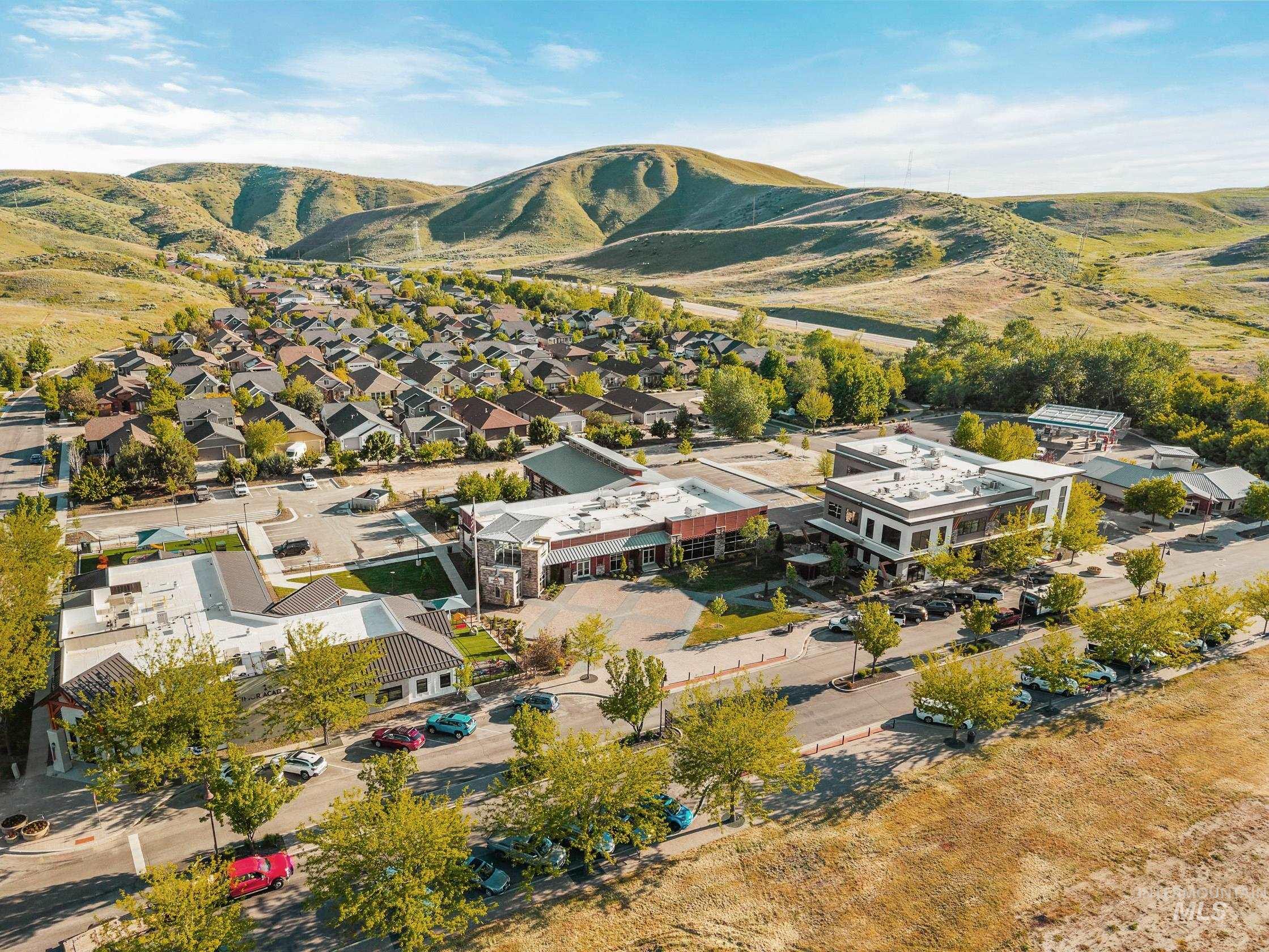5538 W White Hills Dr, Eagle, Idaho 83714-1213, 3 Bedrooms, 2 Bathrooms, Residential For Sale, Price $600,000,MLS 98987886
