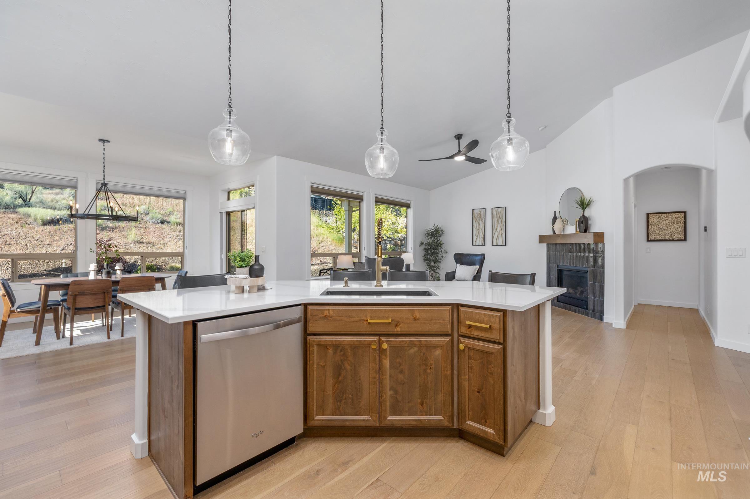 5538 W White Hills Dr, Eagle, Idaho 83714-1213, 3 Bedrooms, 2 Bathrooms, Residential For Sale, Price $600,000,MLS 98987886