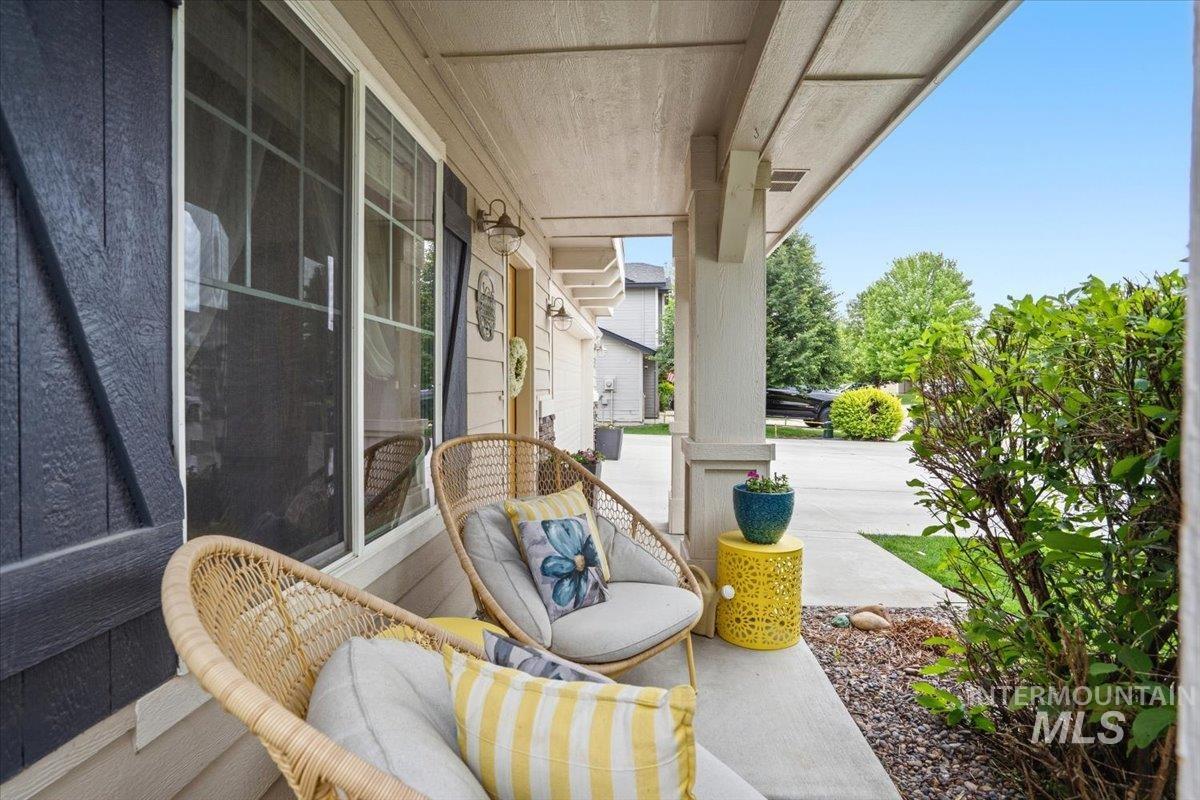 3828 S Barletta Way, Meridian, Idaho 83642, 4 Bedrooms, 2.5 Bathrooms, Residential For Sale, Price $555,000,MLS 98987888