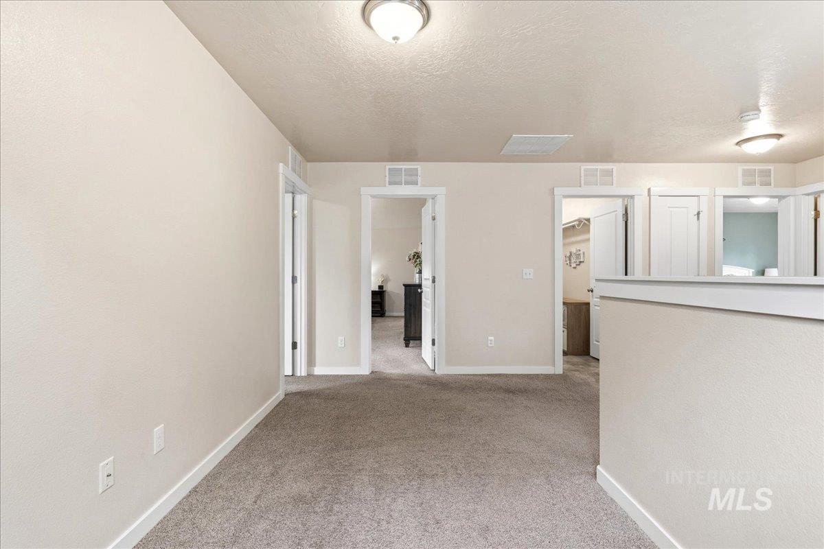 3828 S Barletta Way, Meridian, Idaho 83642, 4 Bedrooms, 2.5 Bathrooms, Residential For Sale, Price $555,000,MLS 98987888