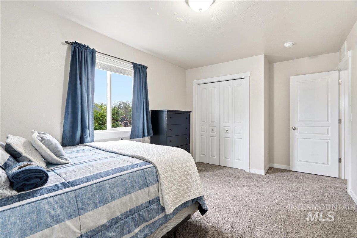 3828 S Barletta Way, Meridian, Idaho 83642, 4 Bedrooms, 2.5 Bathrooms, Residential For Sale, Price $555,000,MLS 98987888