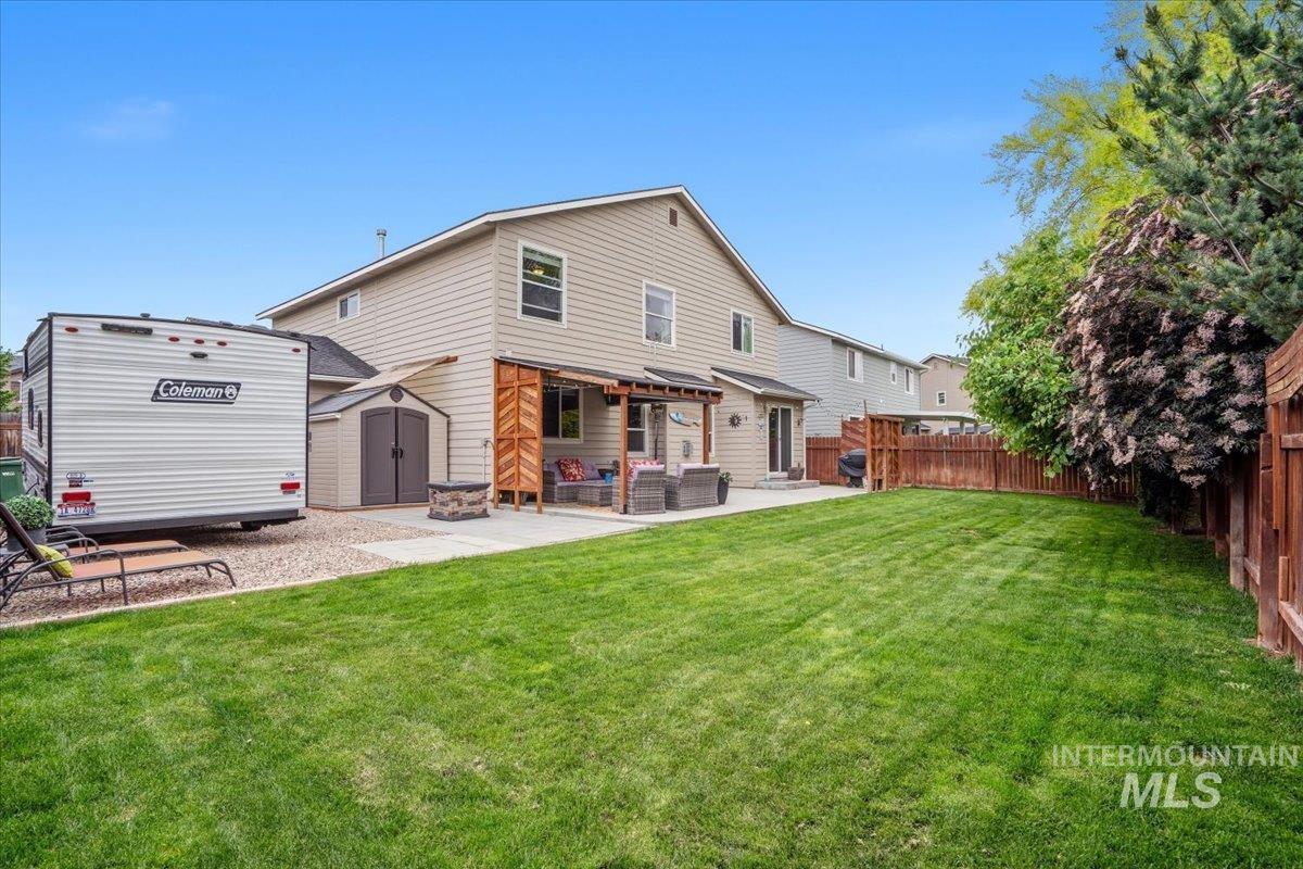 3828 S Barletta Way, Meridian, Idaho 83642, 4 Bedrooms, 2.5 Bathrooms, Residential For Sale, Price $555,000,MLS 98987888