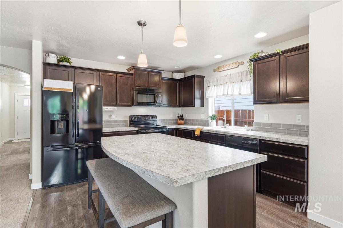 3828 S Barletta Way, Meridian, Idaho 83642, 4 Bedrooms, 2.5 Bathrooms, Residential For Sale, Price $555,000,MLS 98987888