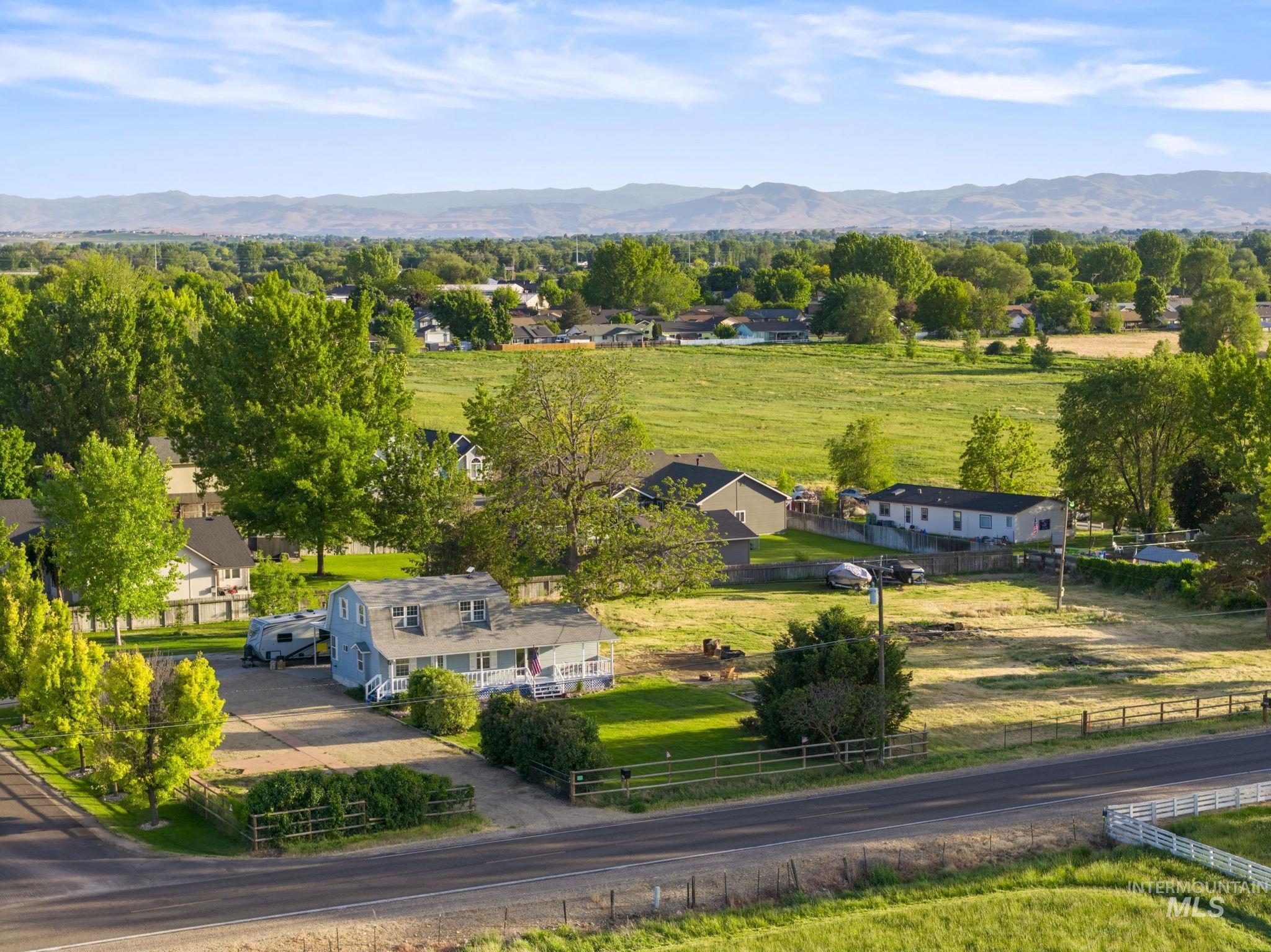 3517 E Victory Rd, Nampa, Idaho 83687, 4 Bedrooms, 2 Bathrooms, Residential For Sale, Price $529,990,MLS 98987889