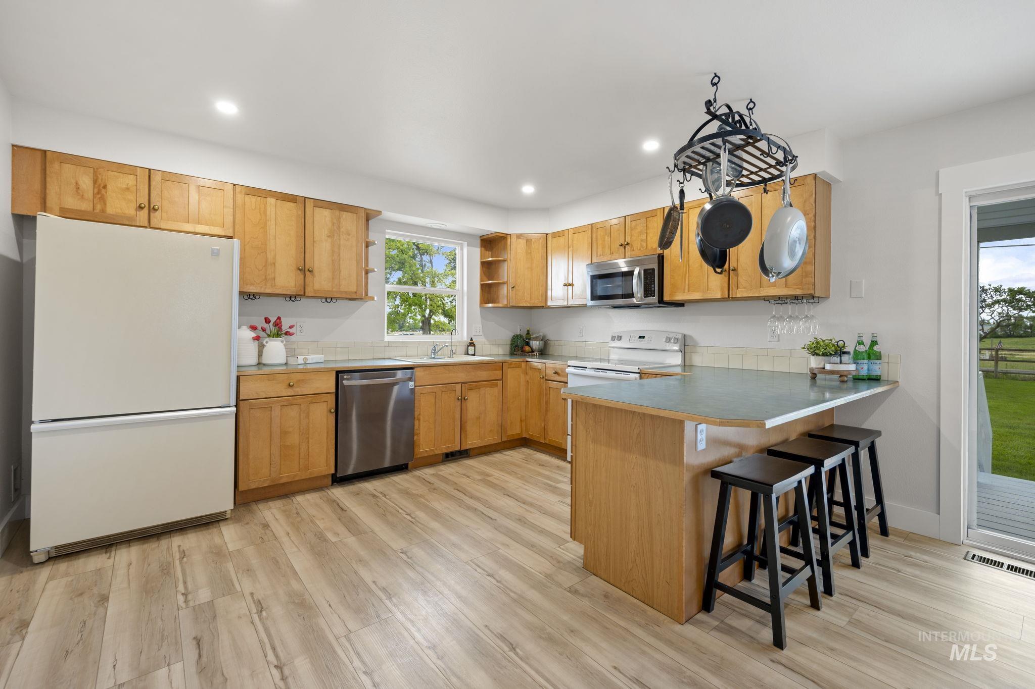 3517 E Victory Rd, Nampa, Idaho 83687, 4 Bedrooms, 2 Bathrooms, Residential For Sale, Price $529,990,MLS 98987889