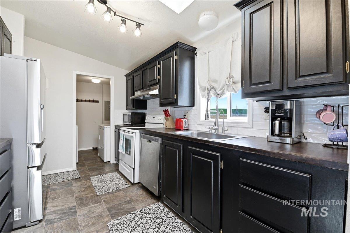10491 Farner Rd, Nampa, Idaho 83686, 4 Bedrooms, 2 Bathrooms, Residential For Sale, Price $470,000,MLS 98987892