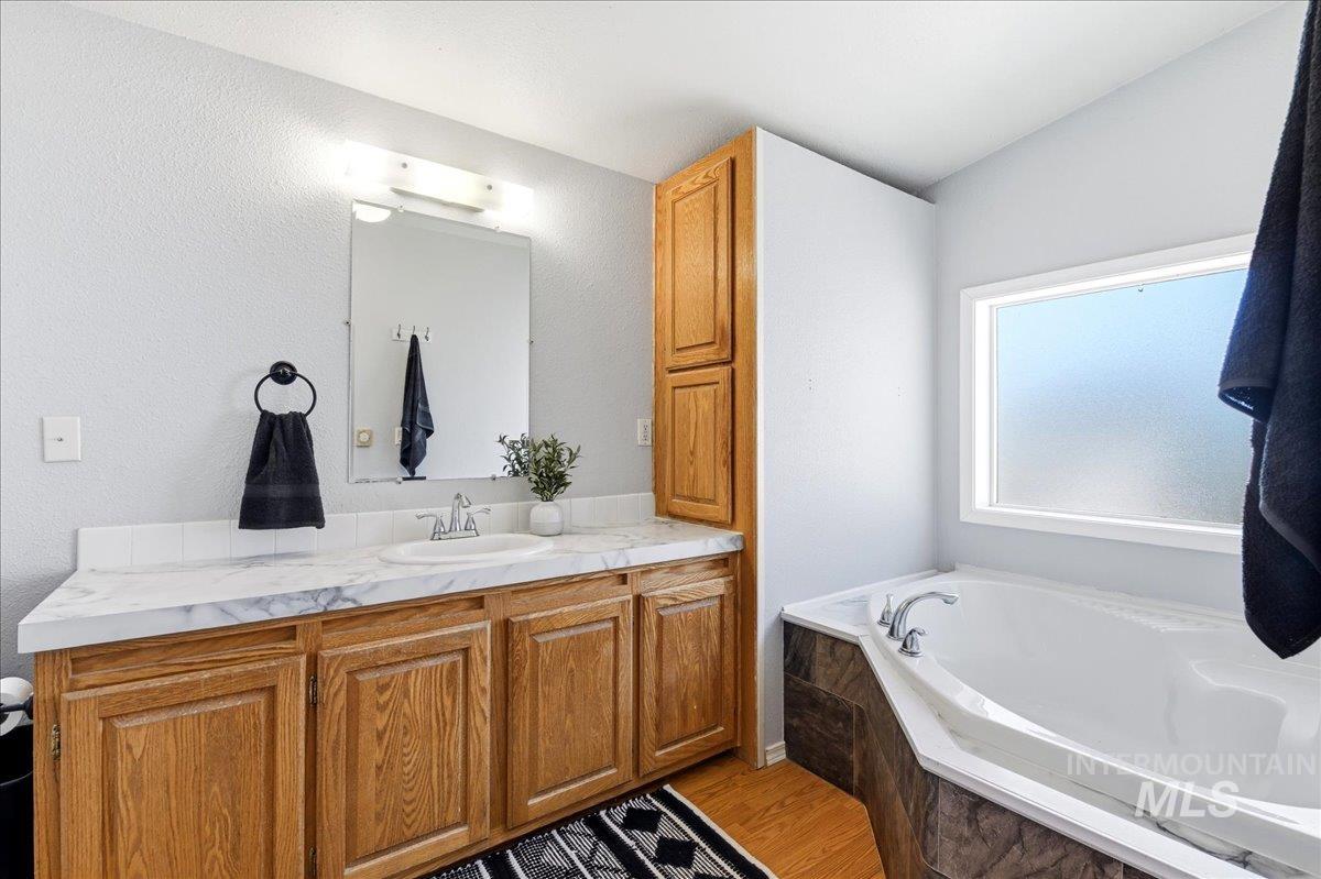 10491 Farner Rd, Nampa, Idaho 83686, 4 Bedrooms, 2 Bathrooms, Residential For Sale, Price $470,000,MLS 98987892