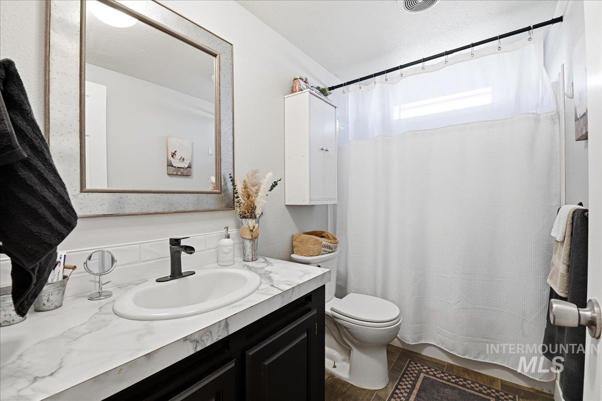 10491 Farner Rd, Nampa, Idaho 83686, 4 Bedrooms, 2 Bathrooms, Residential For Sale, Price $470,000,MLS 98987892