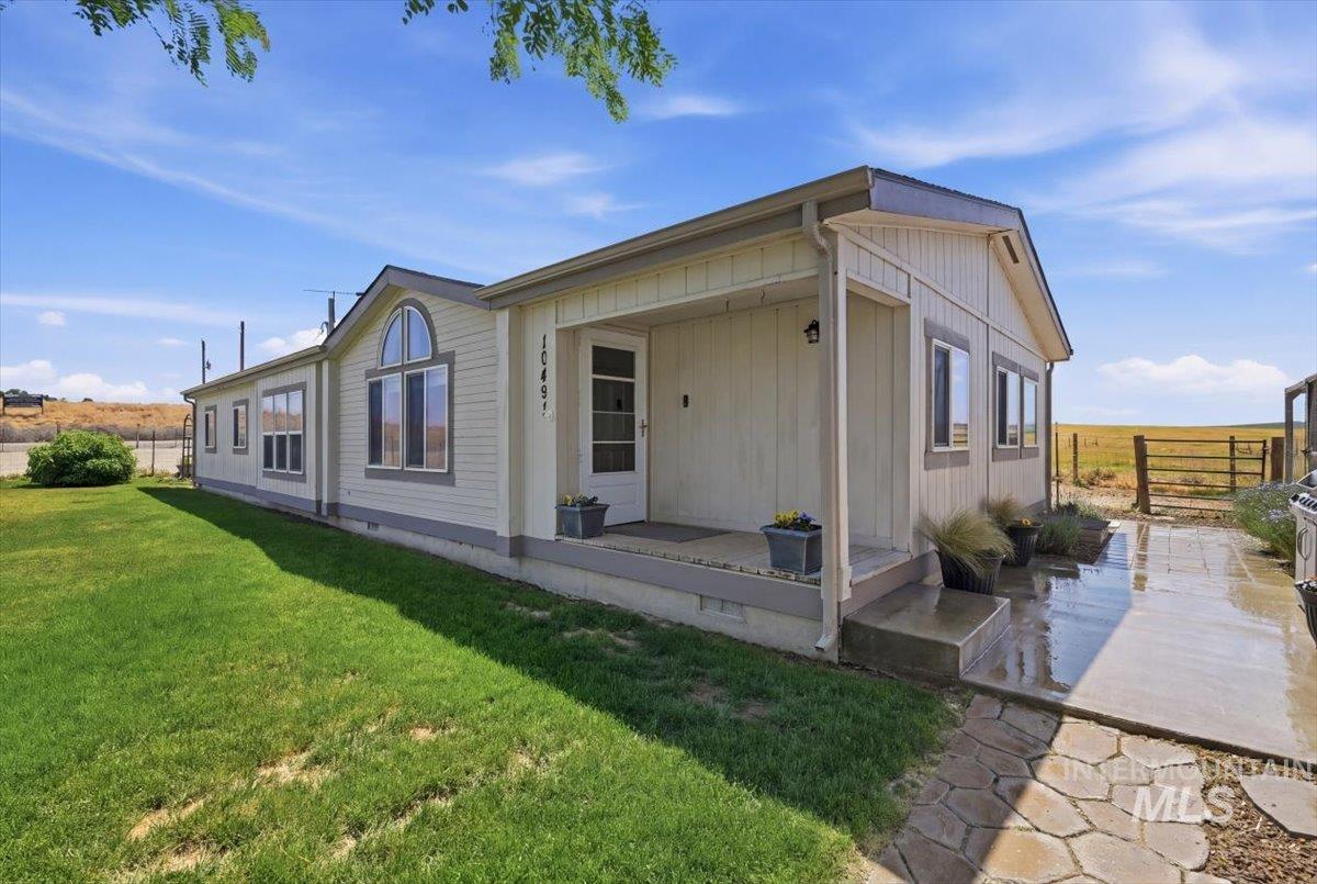 10491 Farner Rd, Nampa, Idaho 83686, 4 Bedrooms, 2 Bathrooms, Residential For Sale, Price $470,000,MLS 98987892