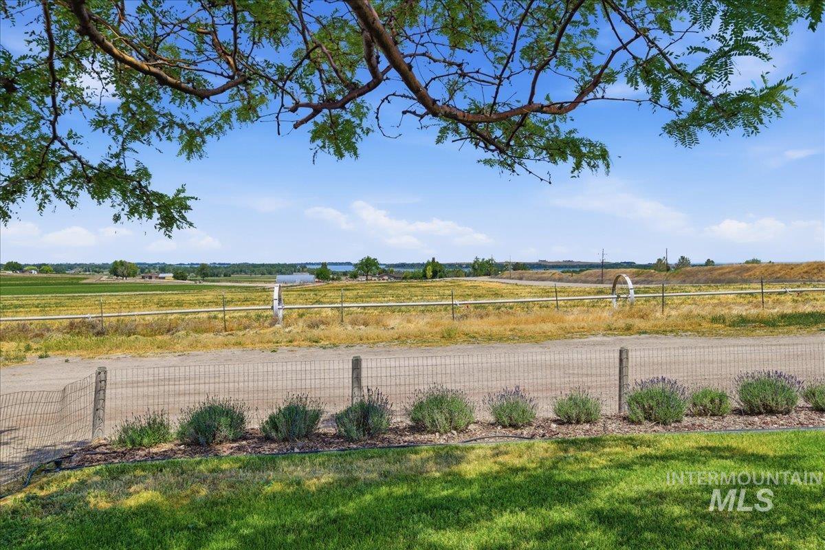 10491 Farner Rd, Nampa, Idaho 83686, 4 Bedrooms, 2 Bathrooms, Residential For Sale, Price $470,000,MLS 98987892