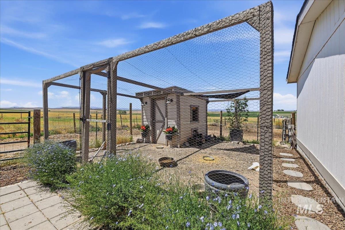 10491 Farner Rd, Nampa, Idaho 83686, 4 Bedrooms, 2 Bathrooms, Residential For Sale, Price $470,000,MLS 98987892