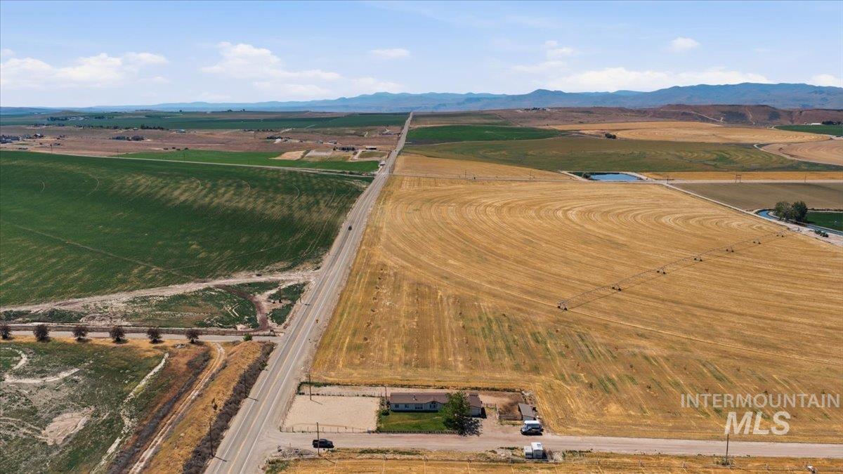 10491 Farner Rd, Nampa, Idaho 83686, 4 Bedrooms, 2 Bathrooms, Residential For Sale, Price $470,000,MLS 98987892