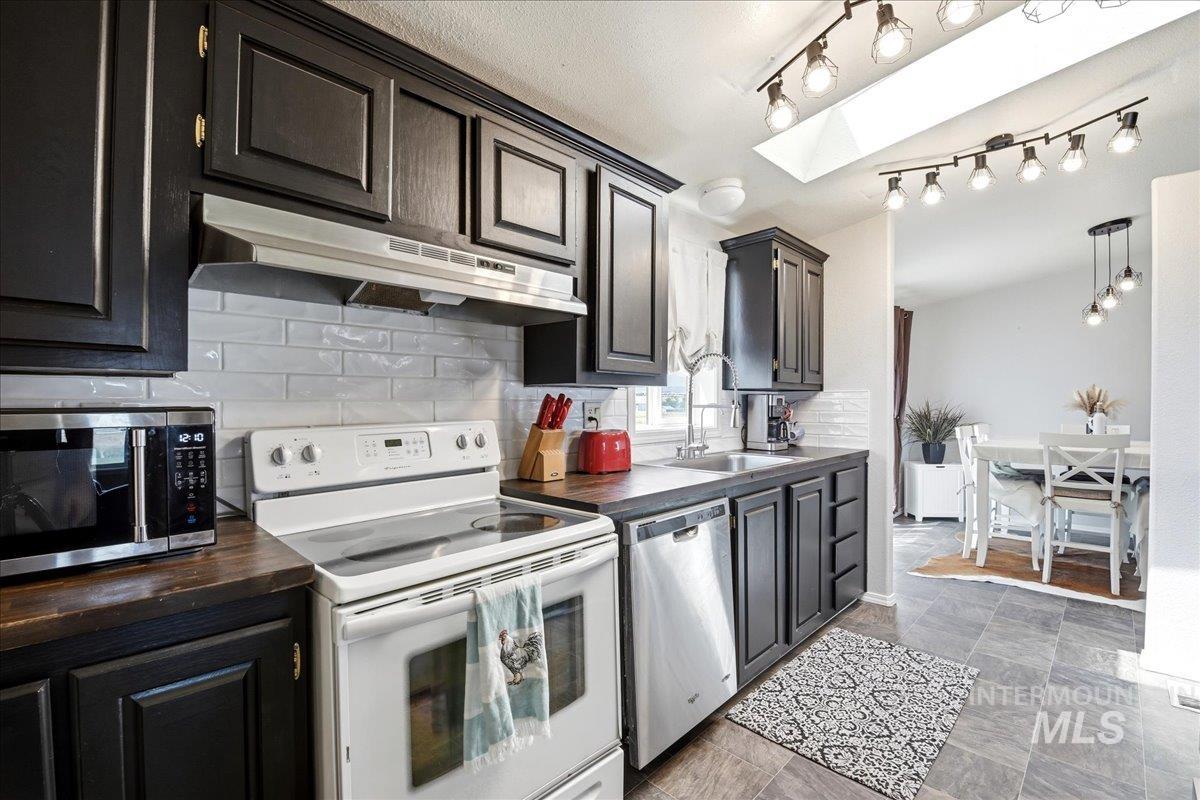 10491 Farner Rd, Nampa, Idaho 83686, 4 Bedrooms, 2 Bathrooms, Residential For Sale, Price $470,000,MLS 98987892