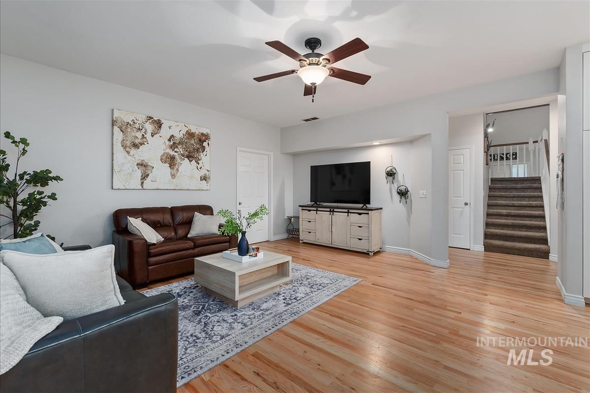 9813 W Caraway Ct., Boise, Idaho 83704, 4 Bedrooms, 3 Bathrooms, Residential For Sale, Price $615,000,MLS 98987897