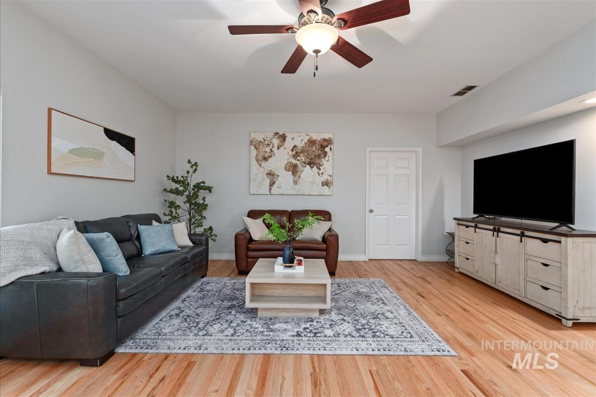 9813 W Caraway Ct., Boise, Idaho 83704, 4 Bedrooms, 3 Bathrooms, Residential For Sale, Price $615,000,MLS 98987897