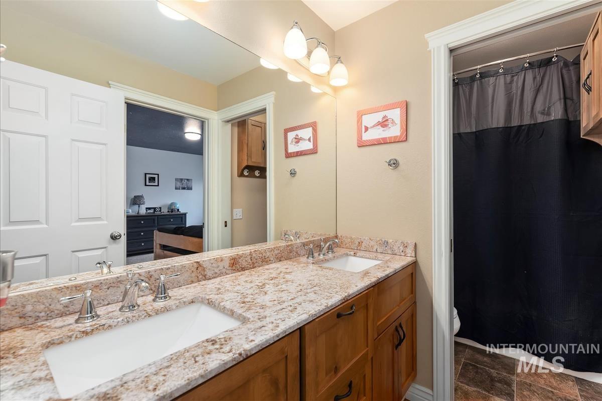 9813 W Caraway Ct., Boise, Idaho 83704, 4 Bedrooms, 3 Bathrooms, Residential For Sale, Price $615,000,MLS 98987897