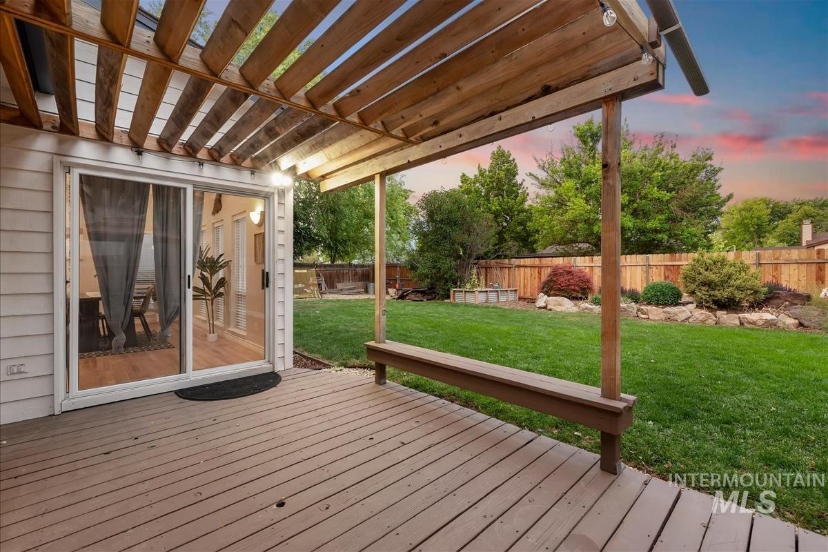 9813 W Caraway Ct., Boise, Idaho 83704, 4 Bedrooms, 3 Bathrooms, Residential For Sale, Price $615,000,MLS 98987897