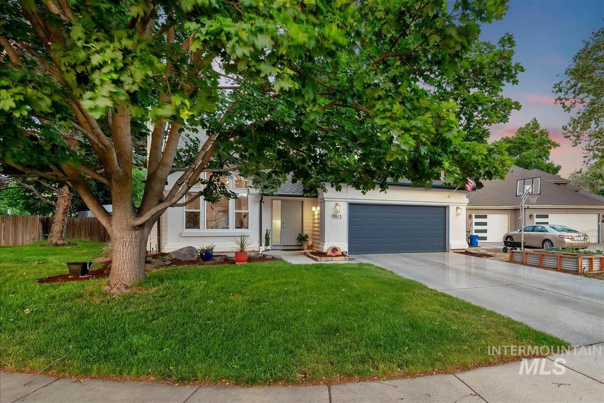 9813 W Caraway Ct., Boise, Idaho 83704, 4 Bedrooms, 3 Bathrooms, Residential For Sale, Price $615,000,MLS 98987897